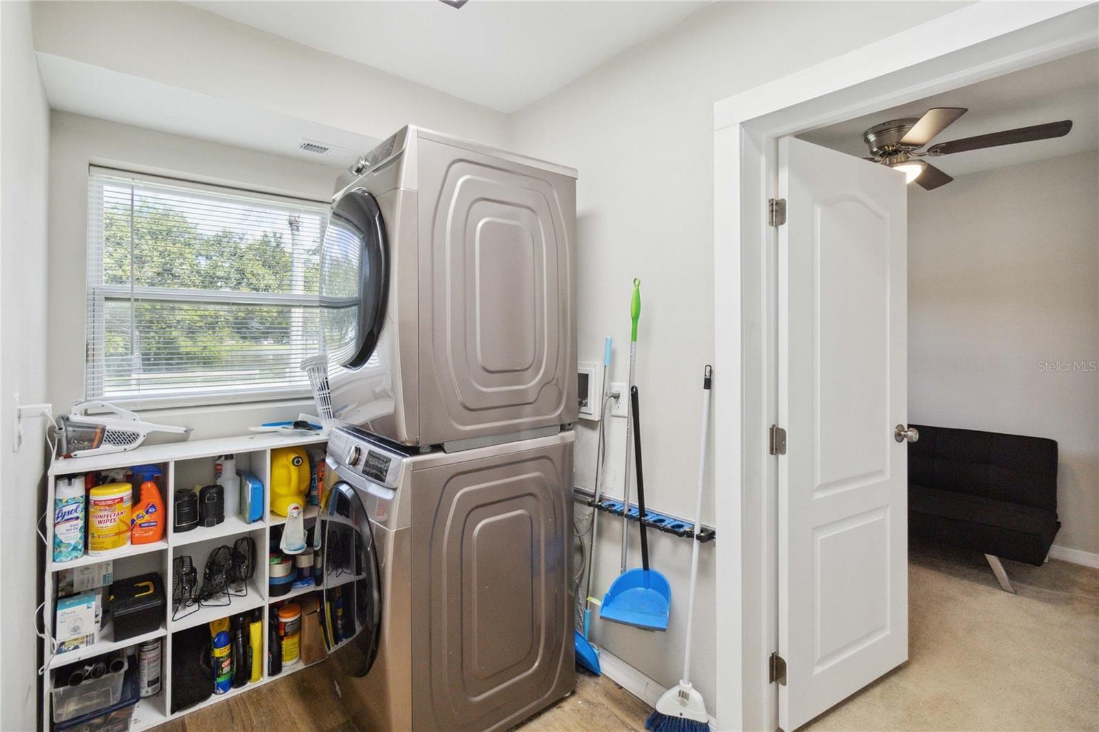 121 LAKE DOT DR