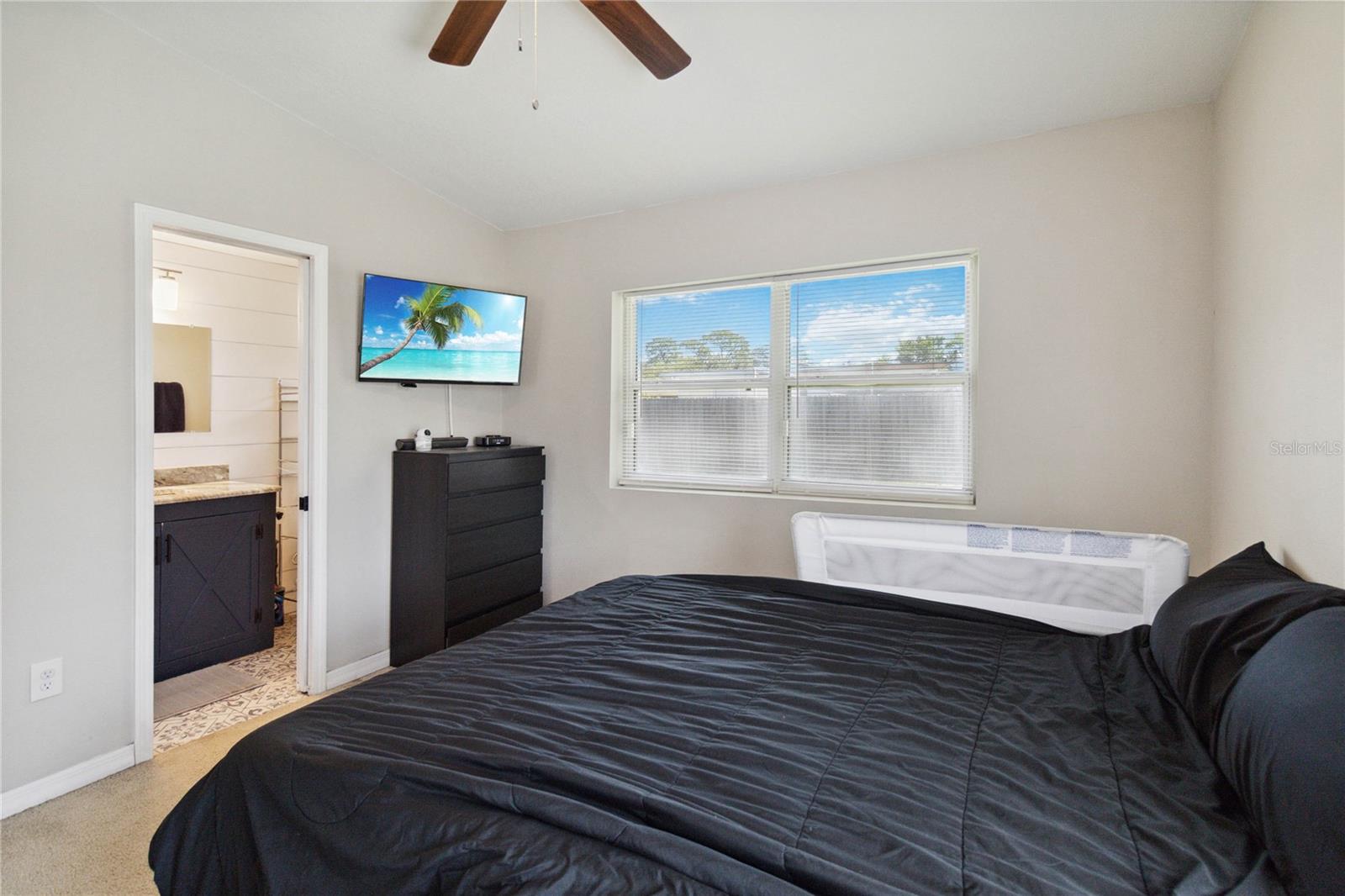 121 LAKE DOT DR