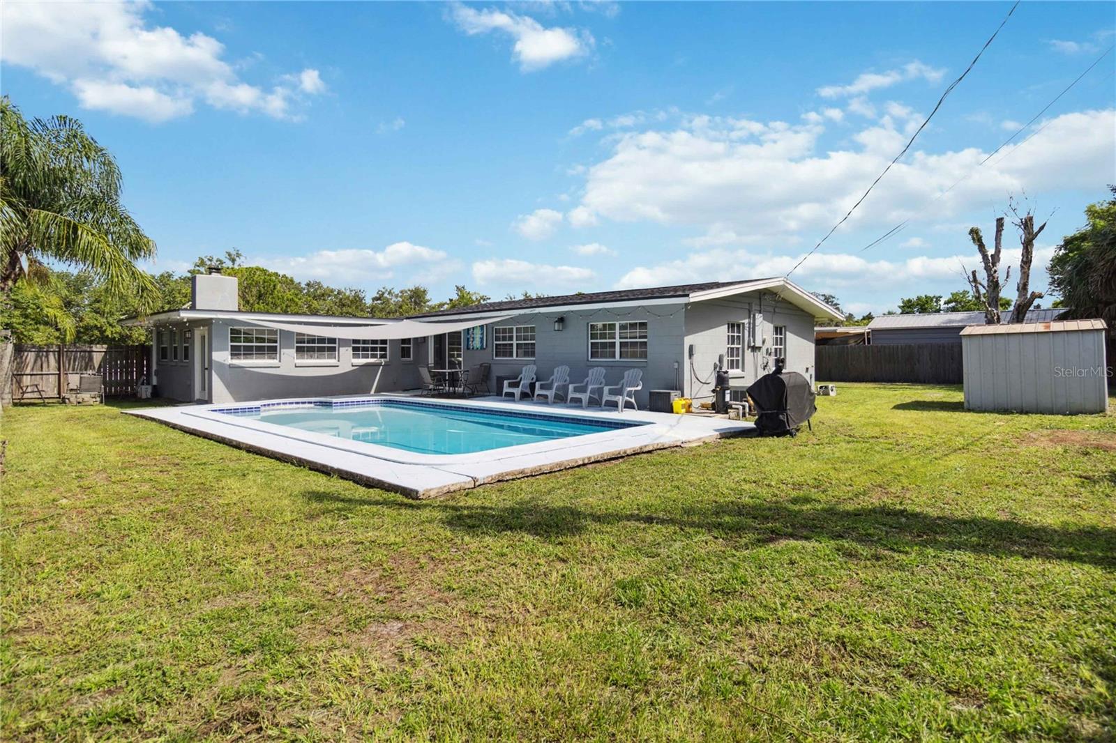 121 LAKE DOT DR