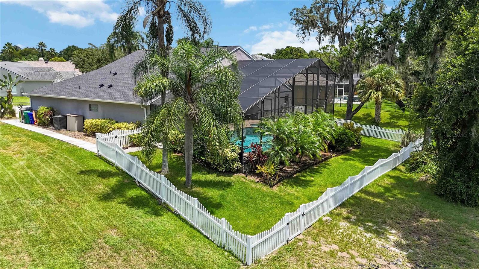 1861 PINE BAY DR