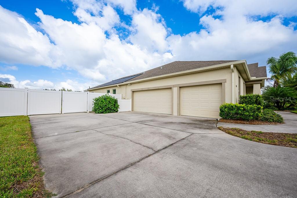 2934 SAND OAK LOOP