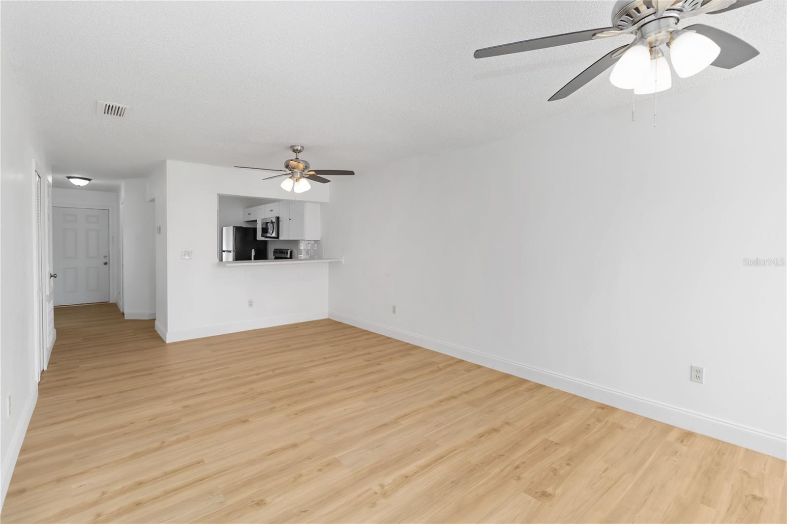 9516 DARIEN AVE #9516