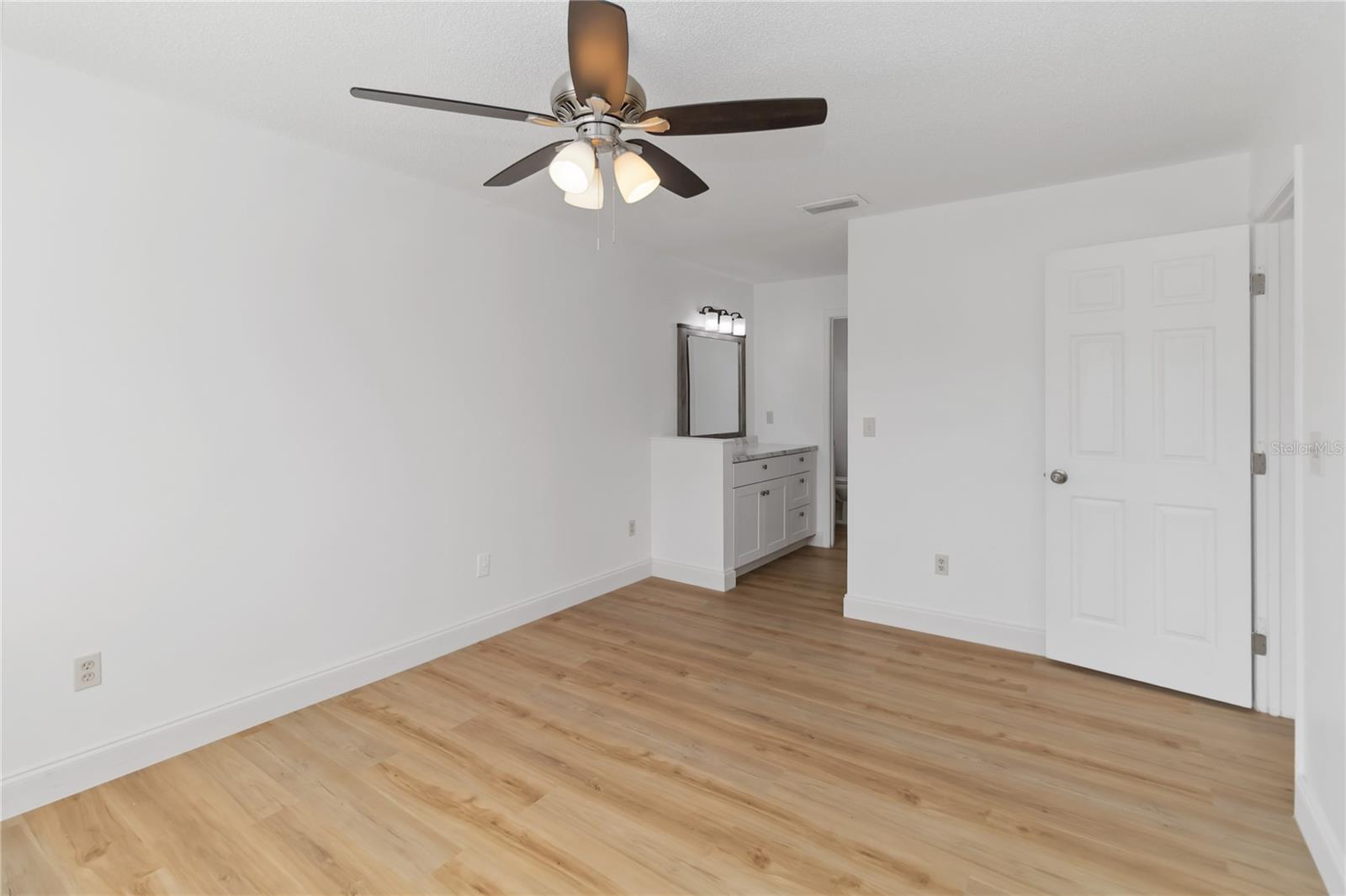 9516 DARIEN AVE #9516