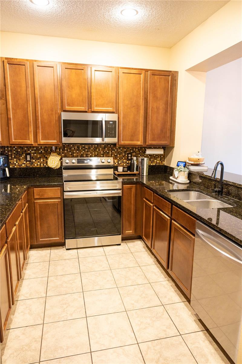 346 CANYON STONE CIR