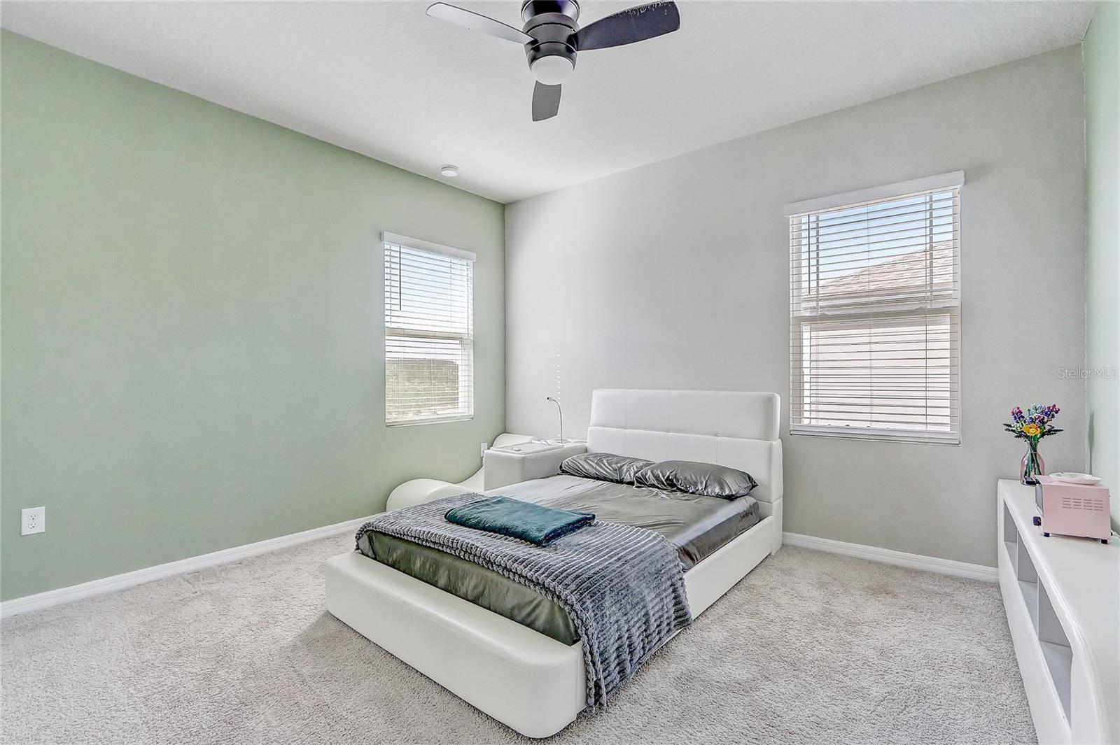 2412 GOLD DUST DR
