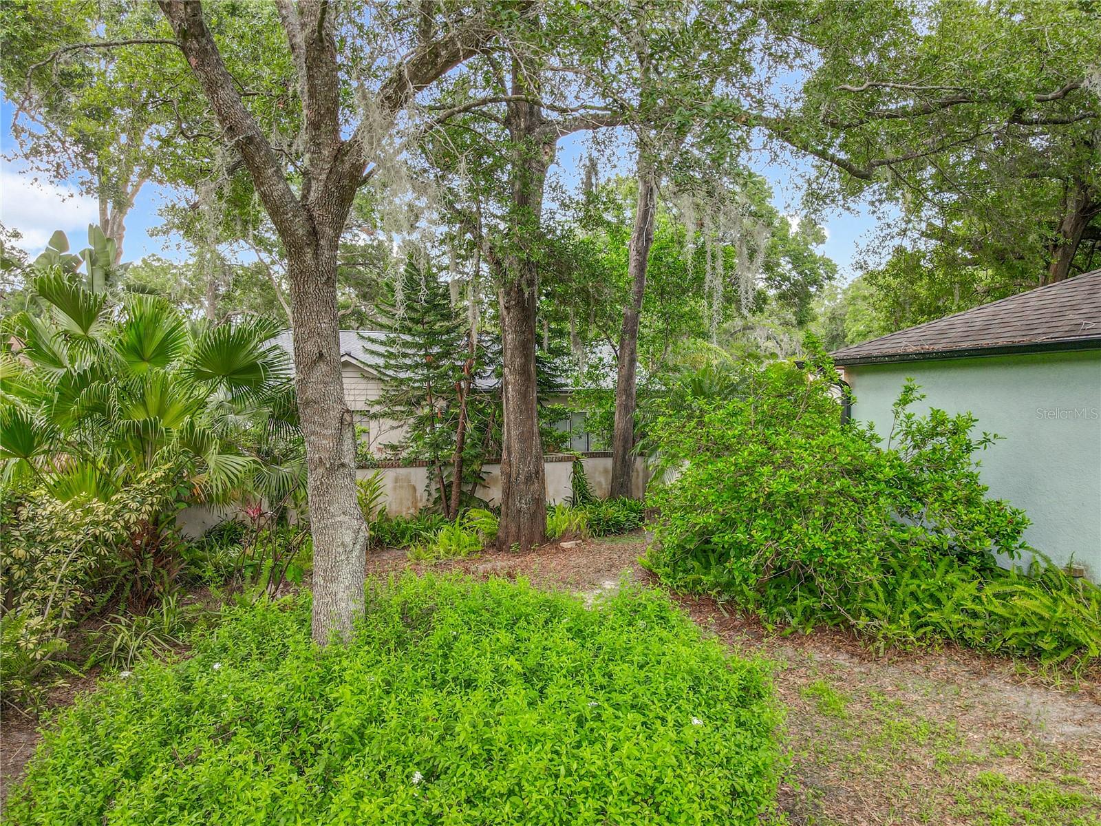 2353 KINGSCREST CIR