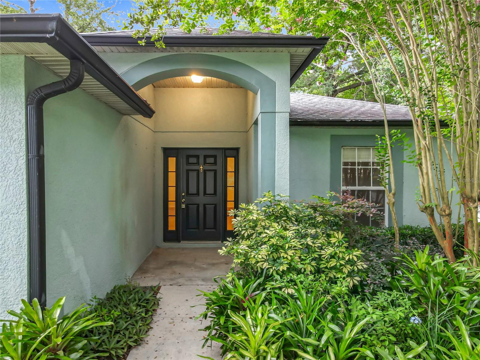 2353 KINGSCREST CIR