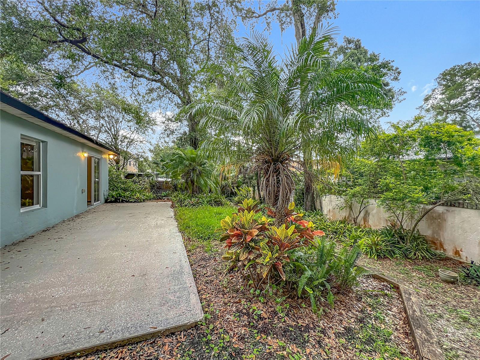 2353 KINGSCREST CIR