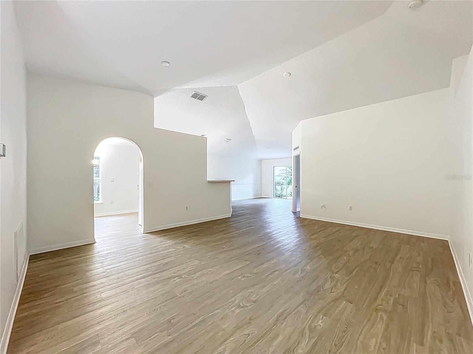 2353 KINGSCREST CIR