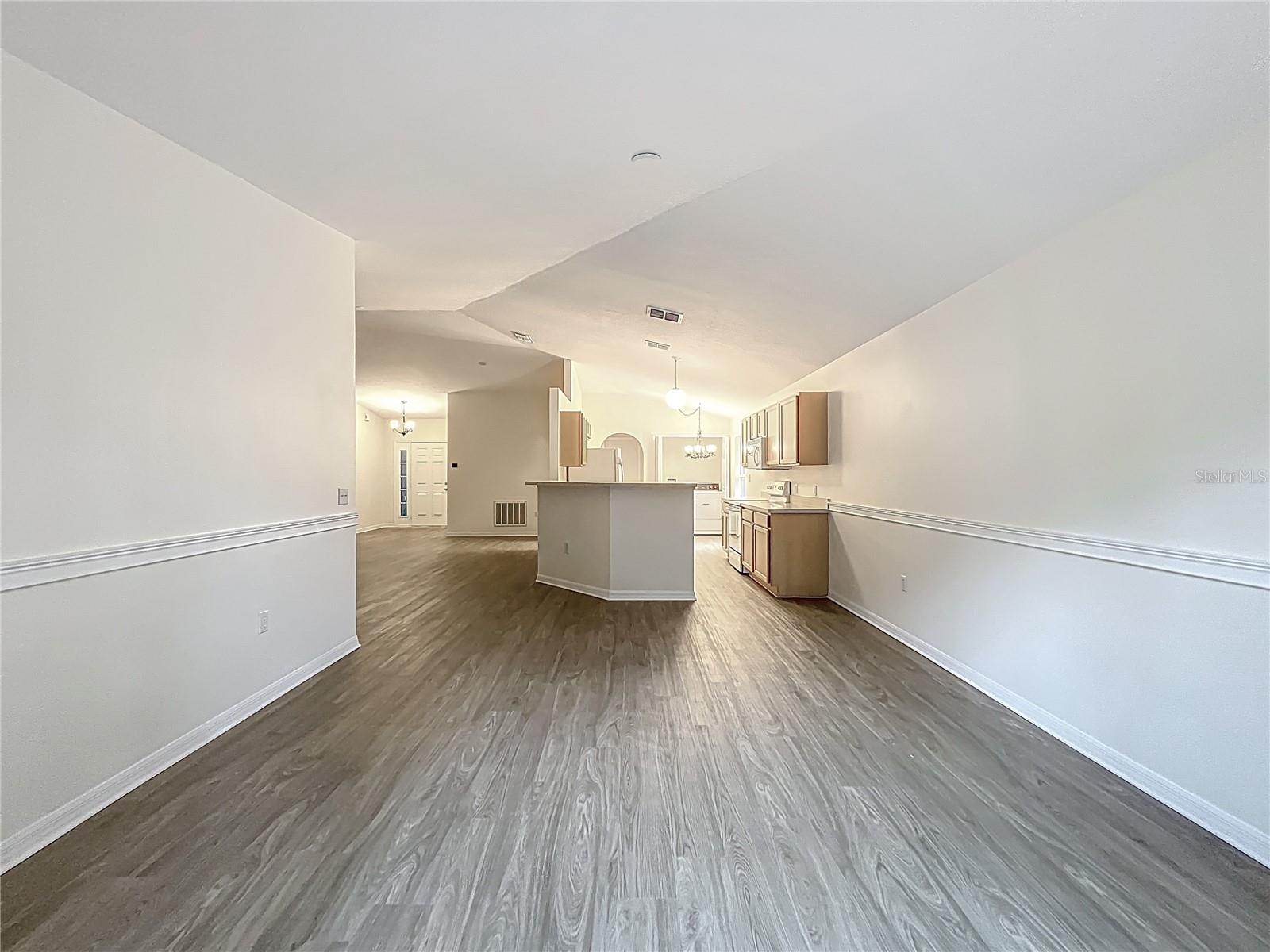 2353 KINGSCREST CIR