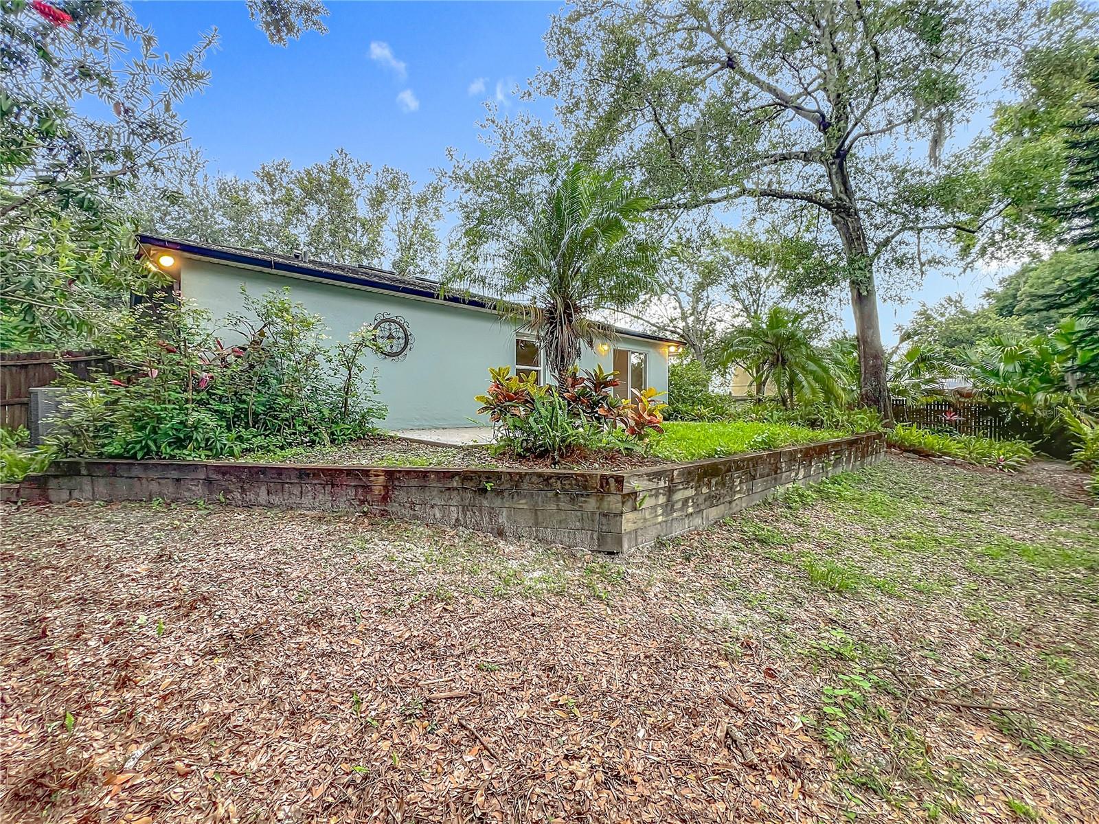 2353 KINGSCREST CIR