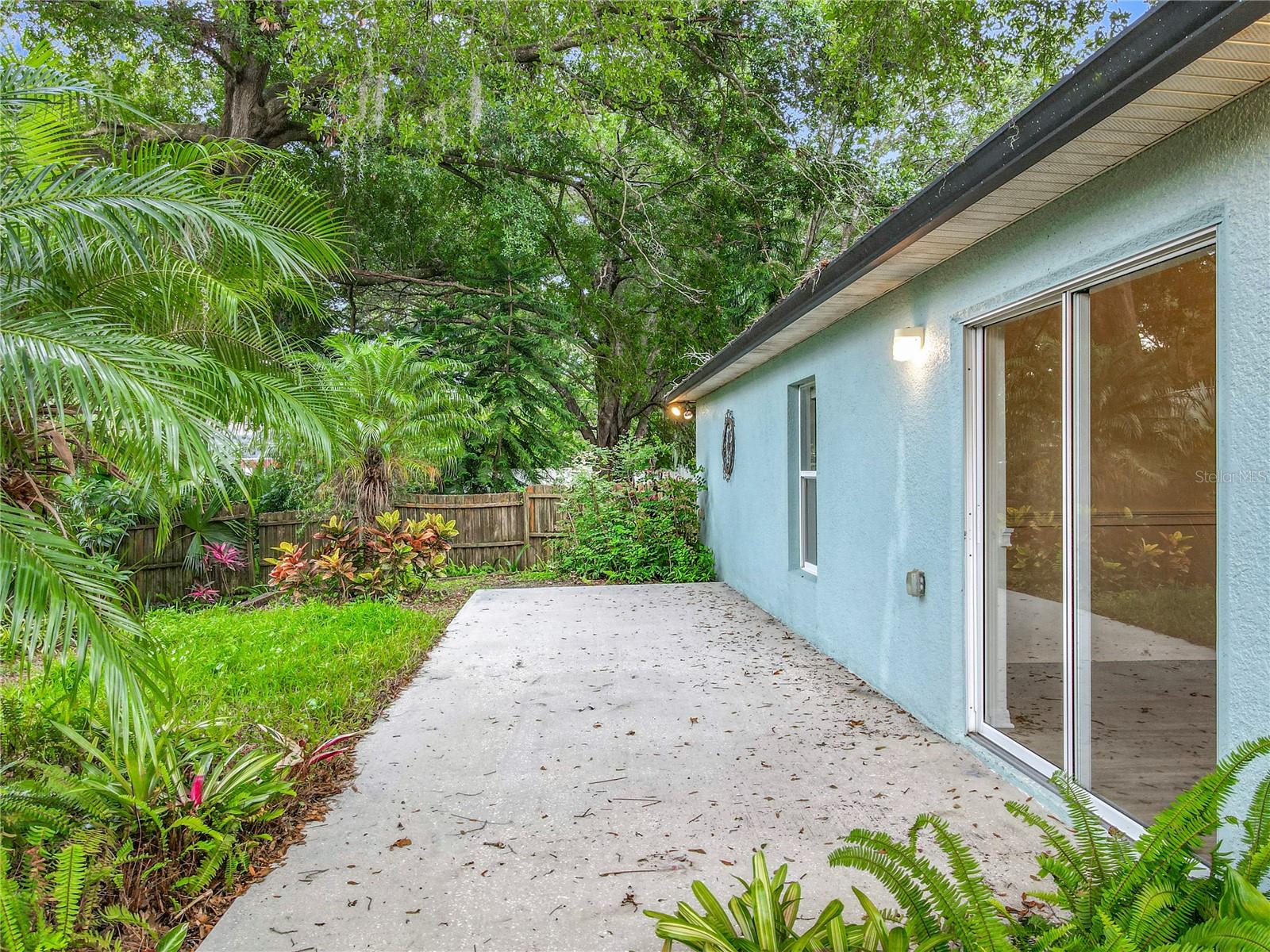 2353 KINGSCREST CIR