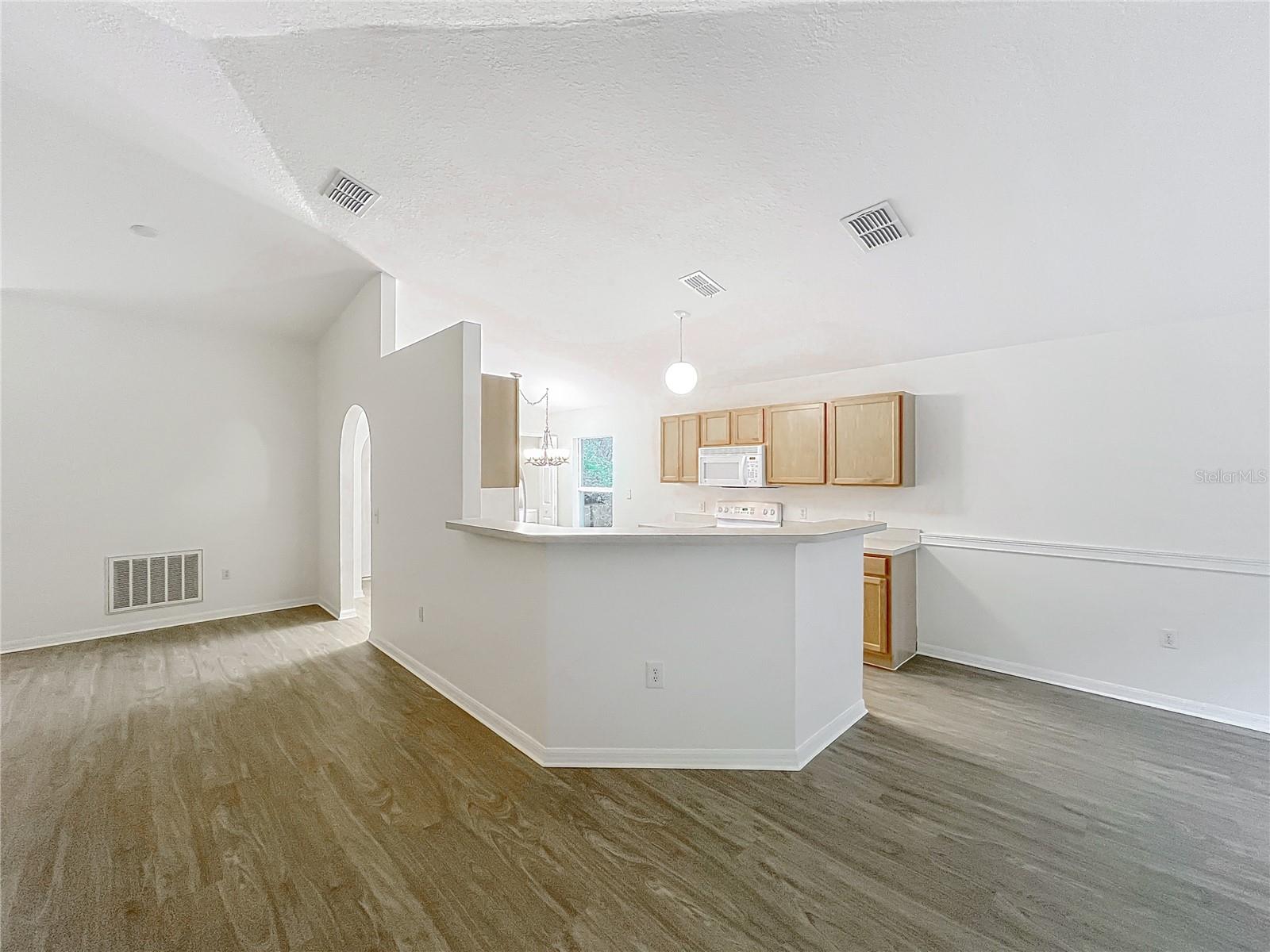2353 KINGSCREST CIR