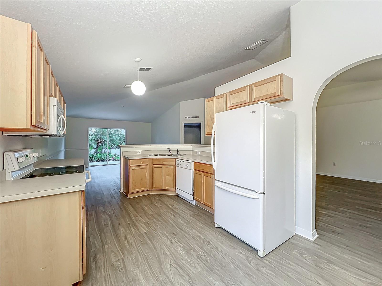 2353 KINGSCREST CIR