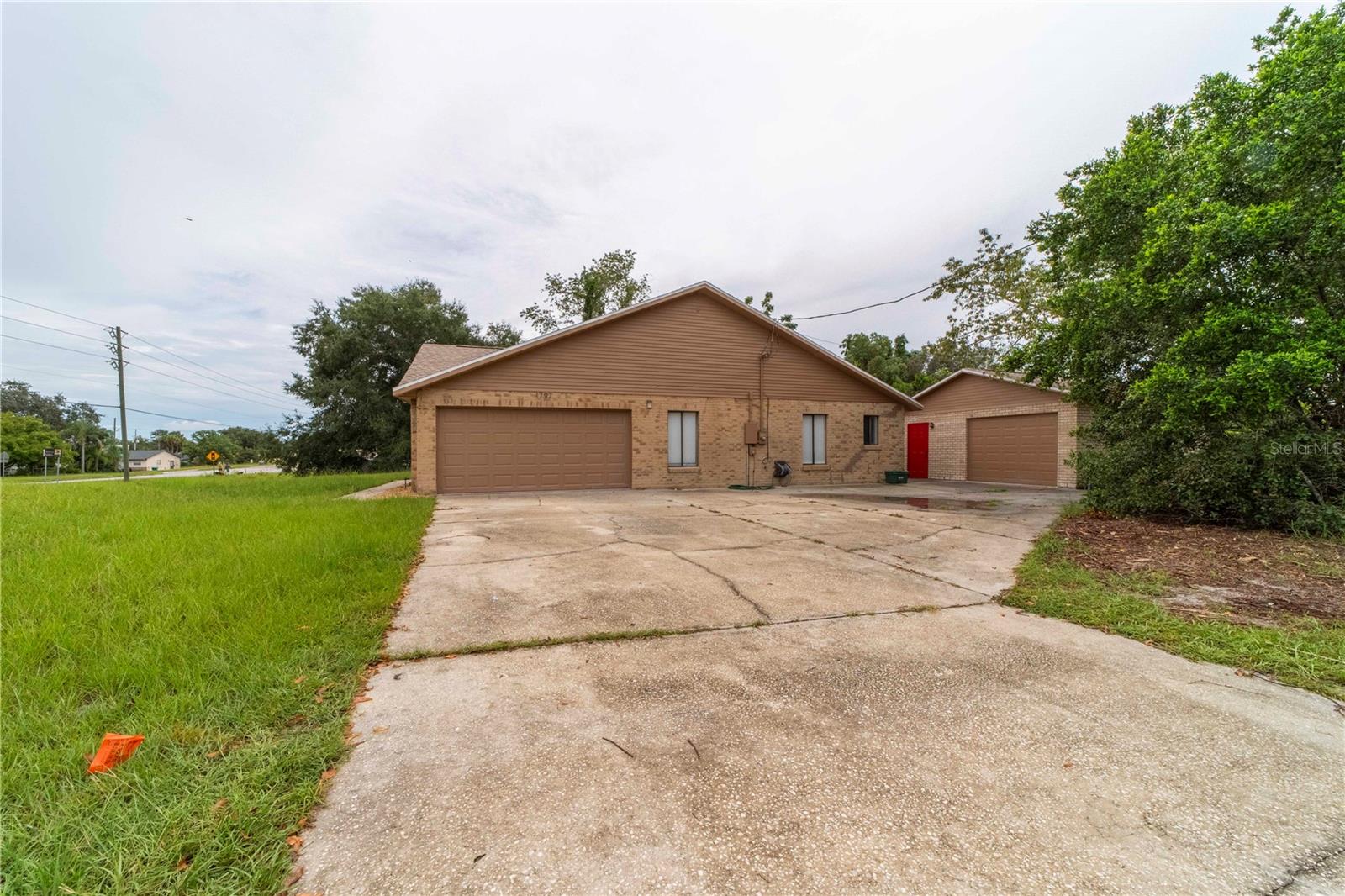 1797 N ACADIAN DR
