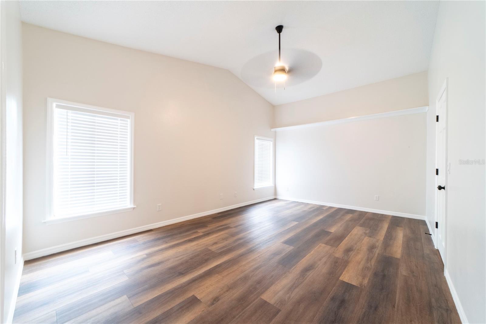 1797 N ACADIAN DR