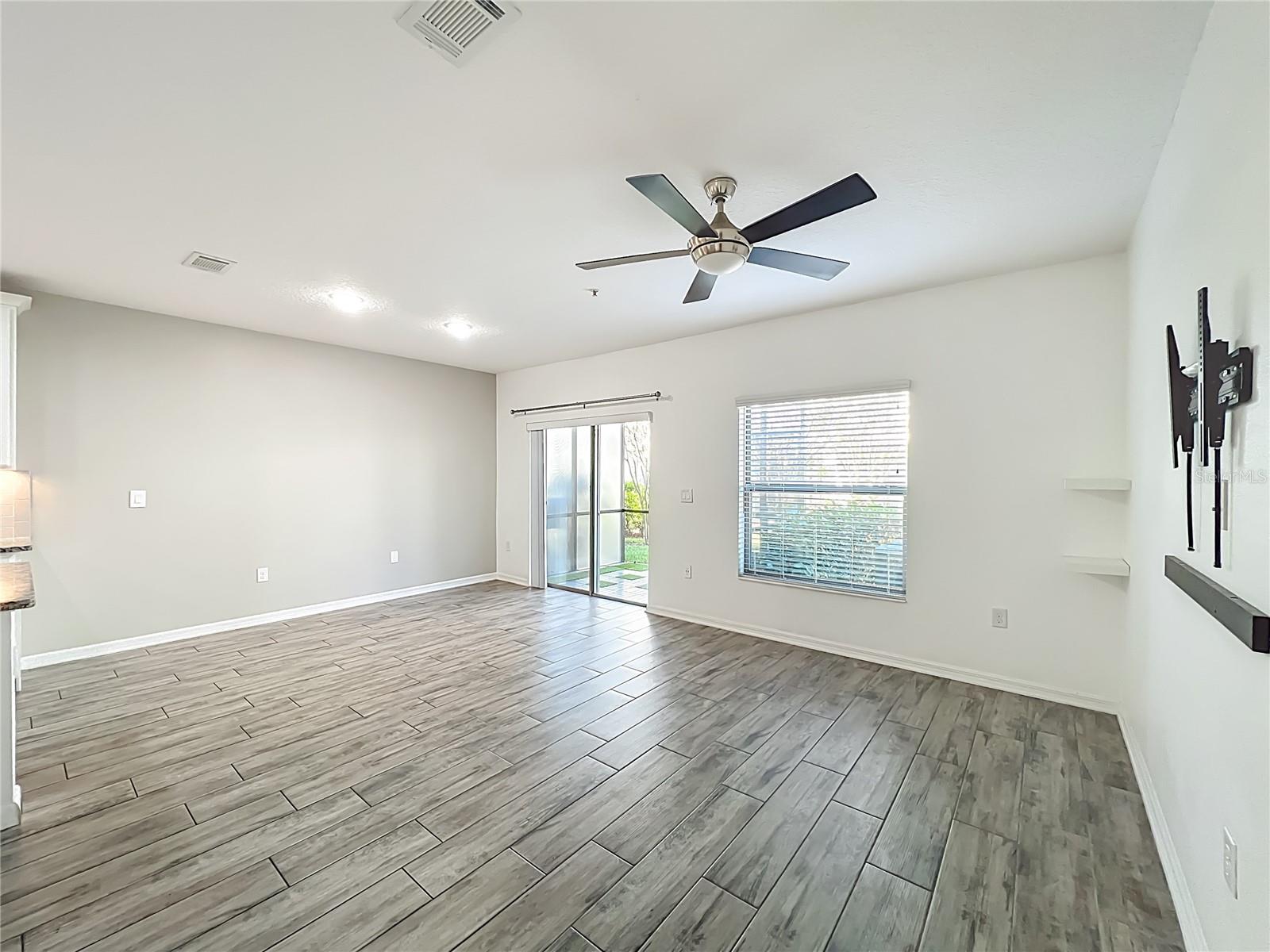 328 RUSTIC LOOP