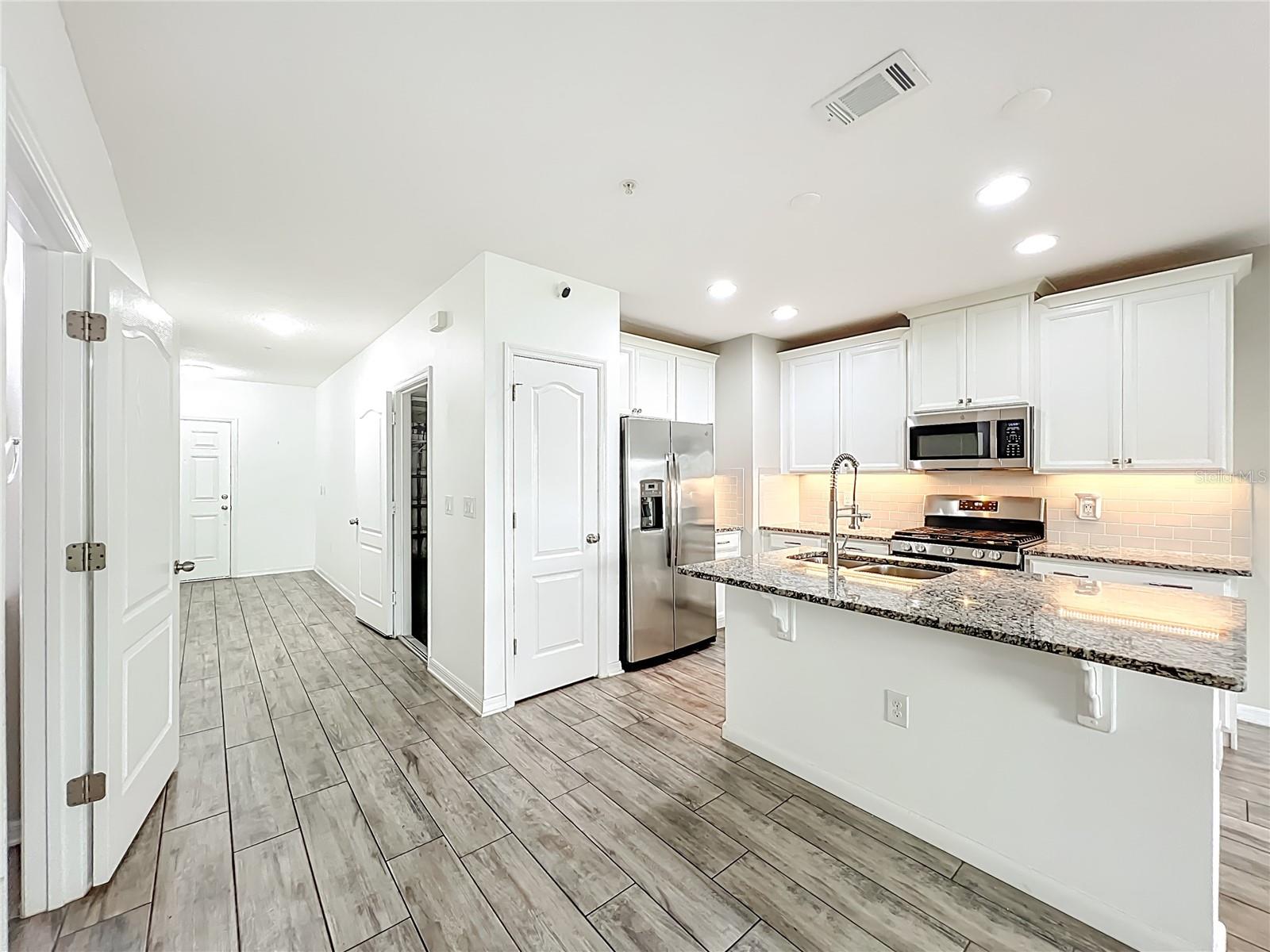 328 RUSTIC LOOP