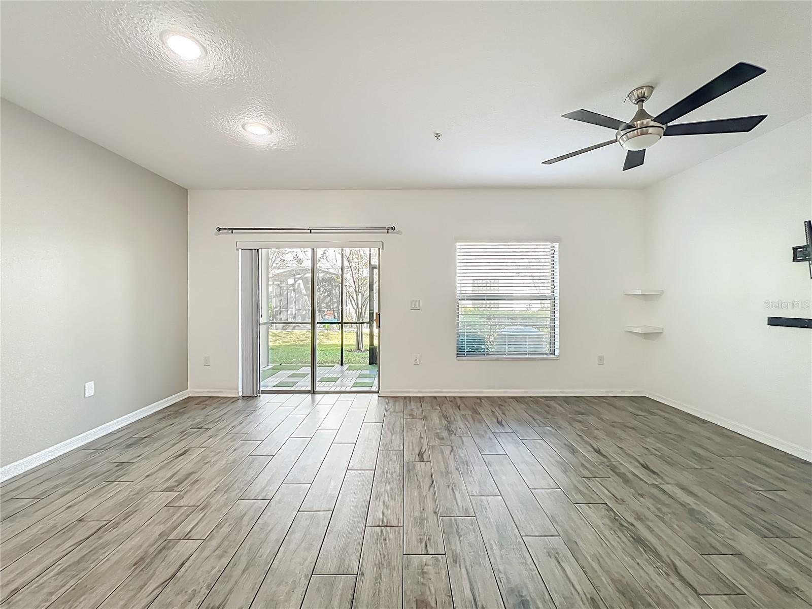328 RUSTIC LOOP