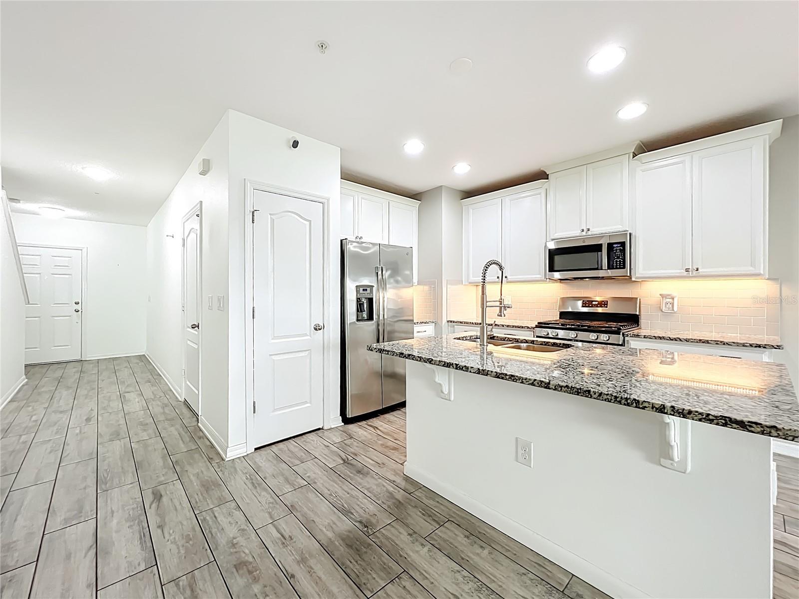 328 RUSTIC LOOP