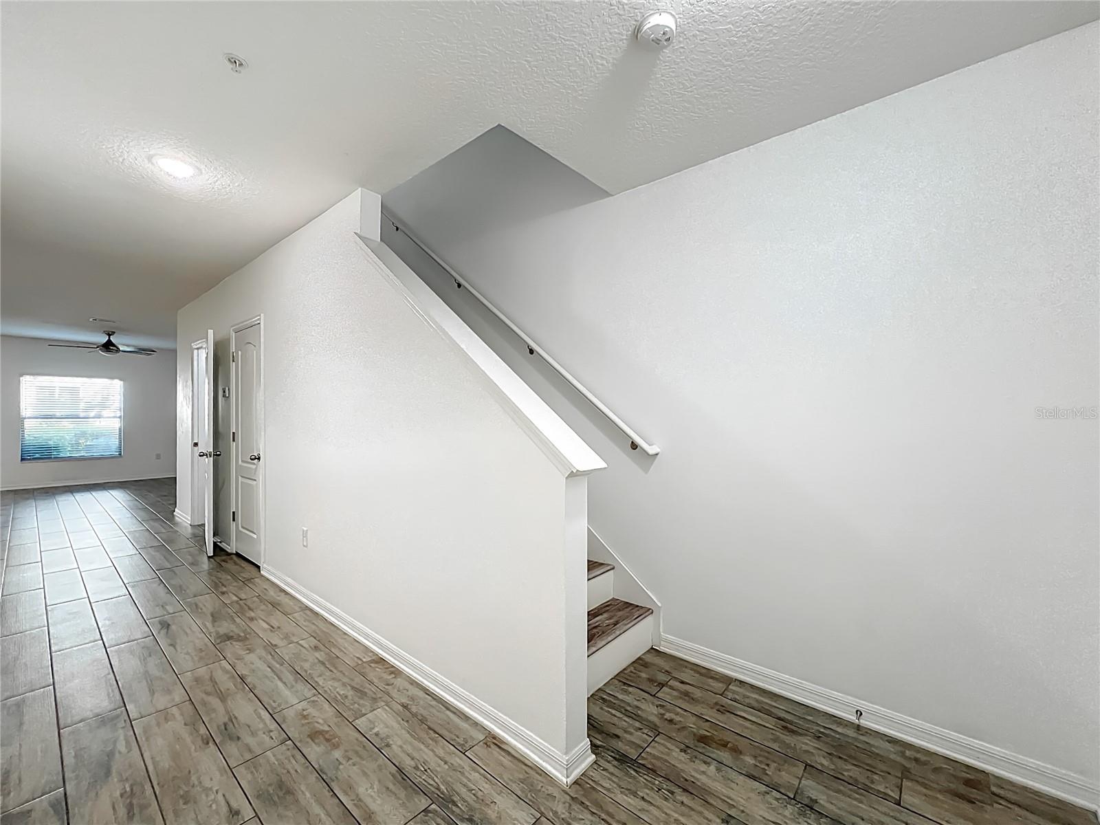 328 RUSTIC LOOP