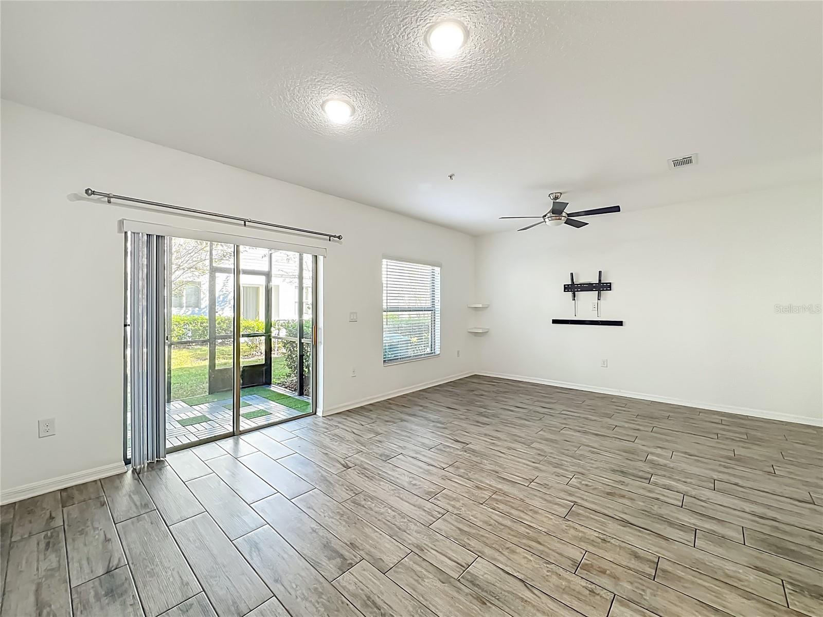 328 RUSTIC LOOP