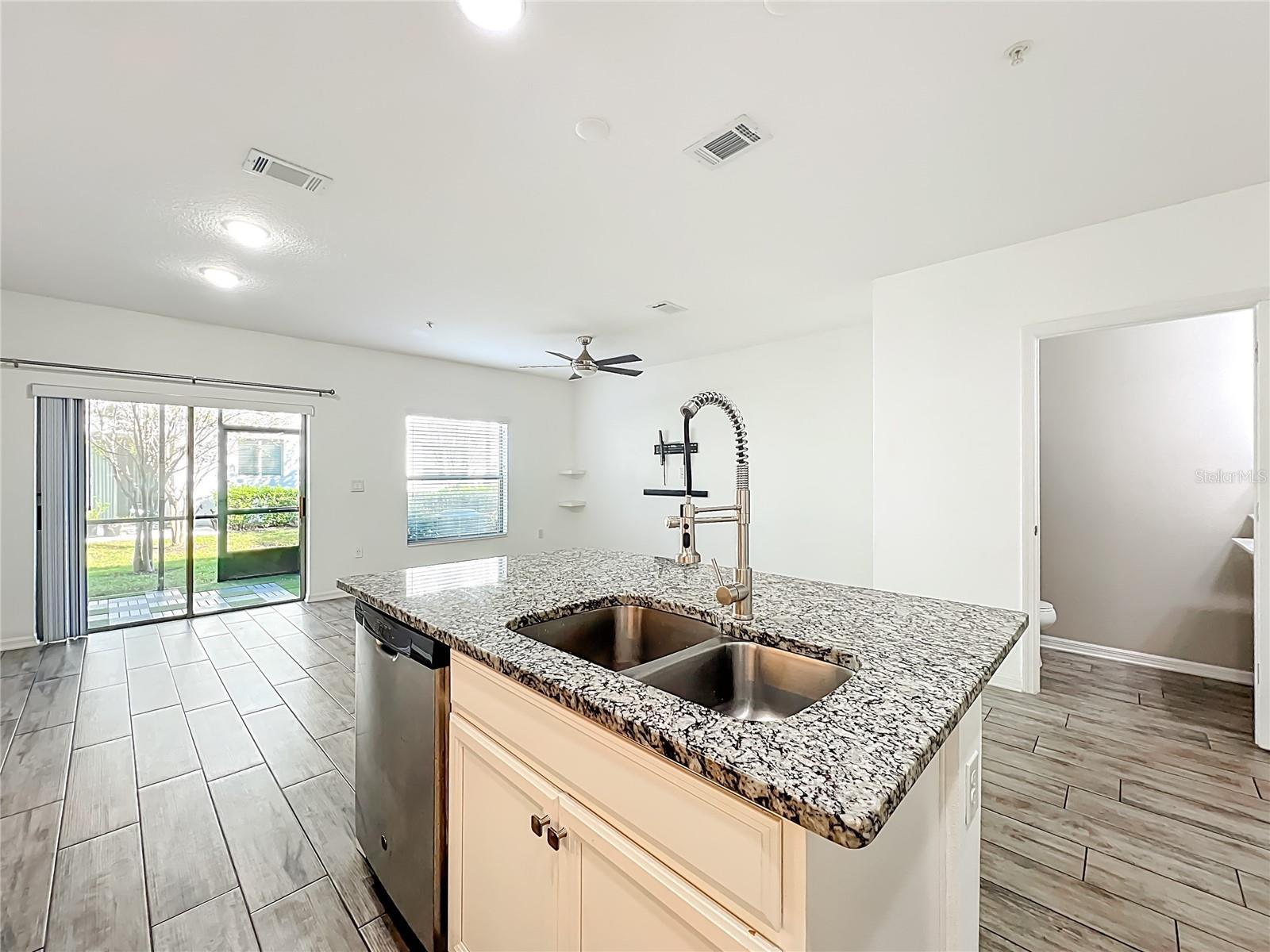 328 RUSTIC LOOP