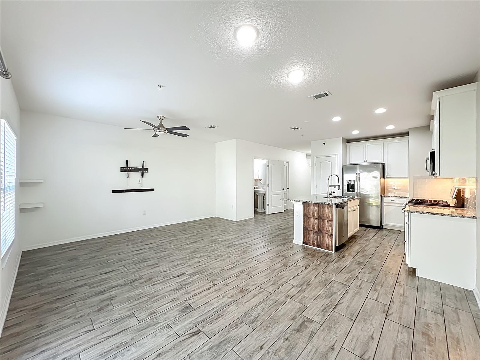 328 RUSTIC LOOP