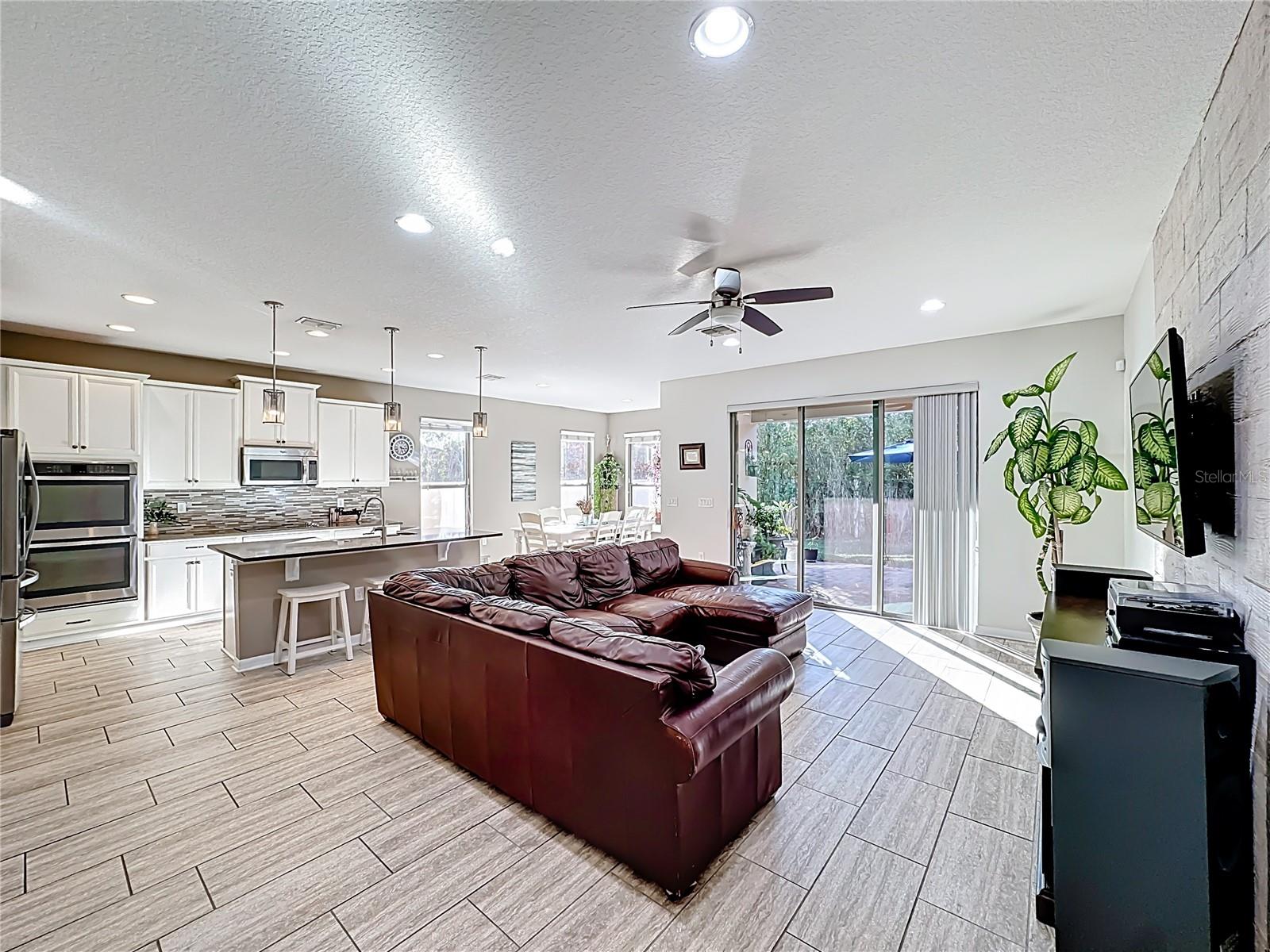 1234 FOUNTAIN COIN LOOP