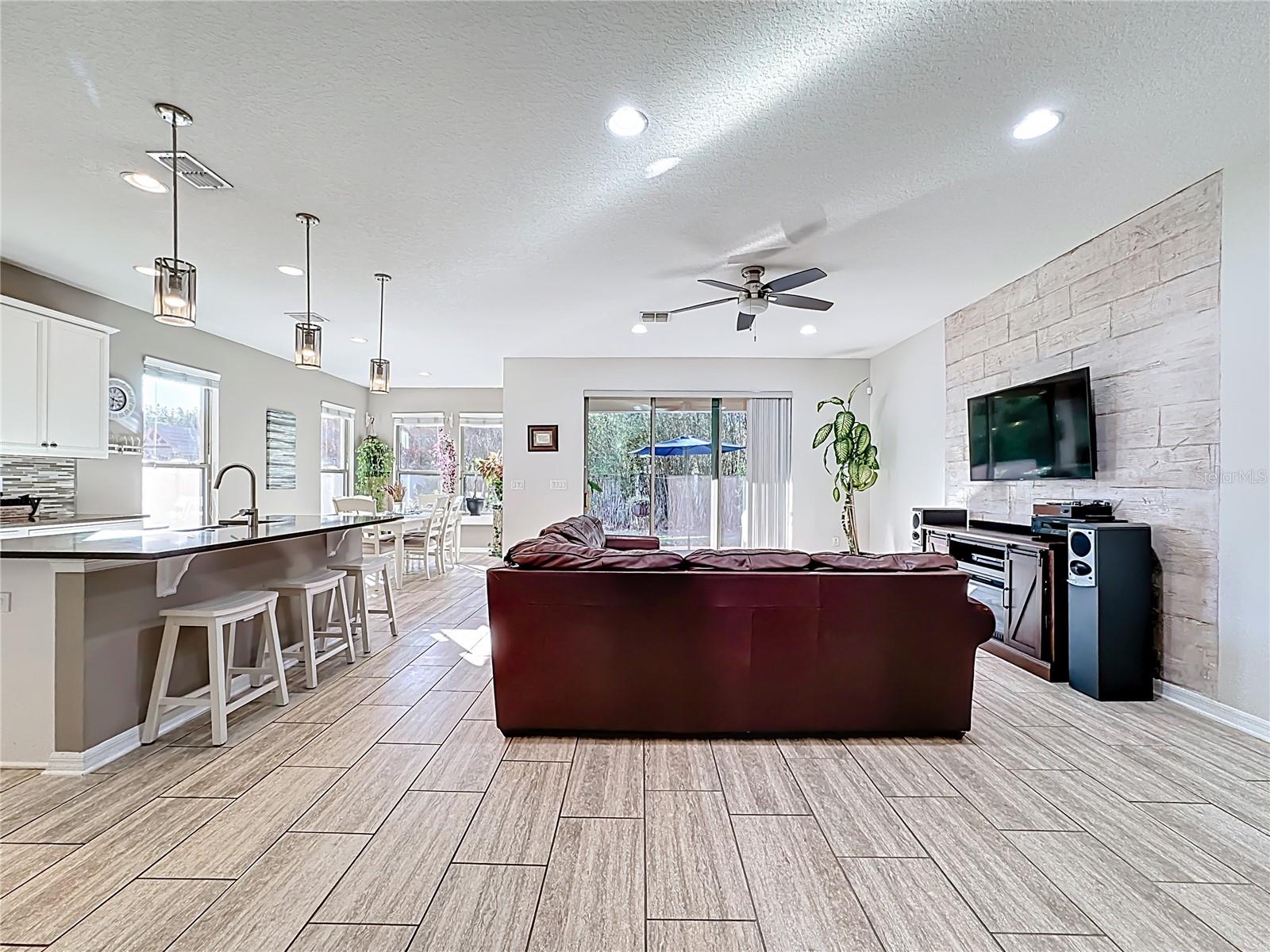 1234 FOUNTAIN COIN LOOP