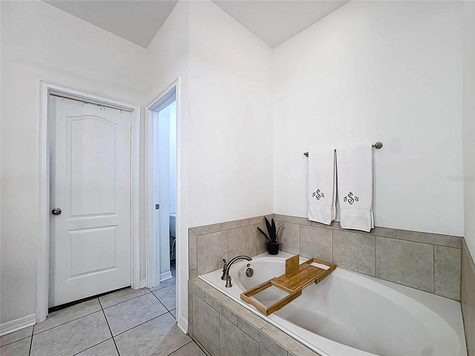 1234 FOUNTAIN COIN LOOP