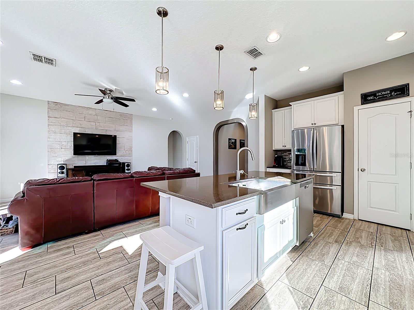 1234 FOUNTAIN COIN LOOP