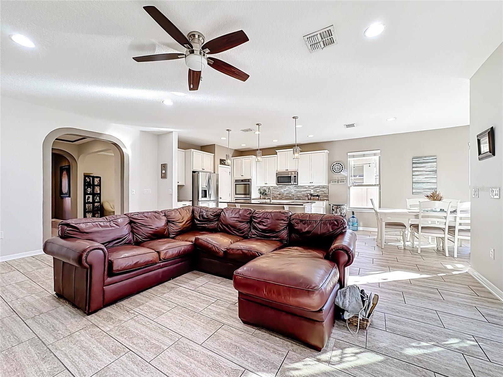 1234 FOUNTAIN COIN LOOP