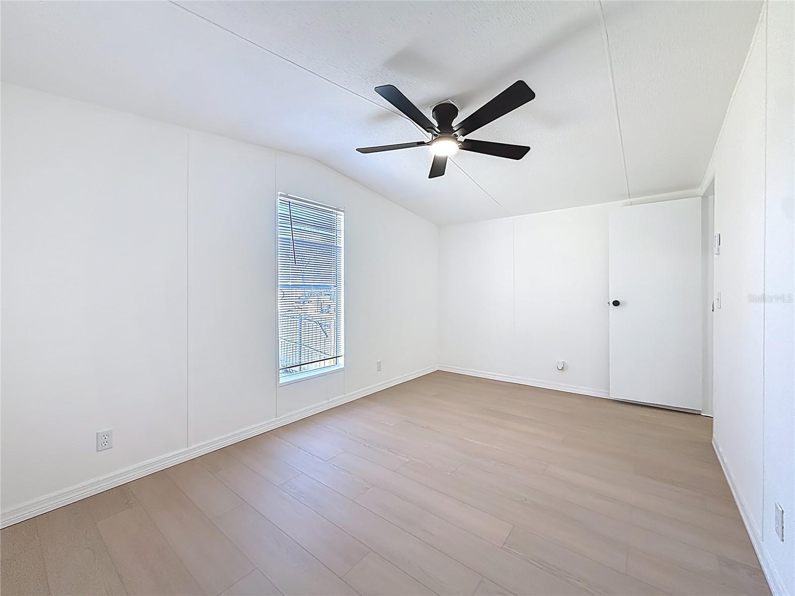 9421 COSTINE MEADOWS DR