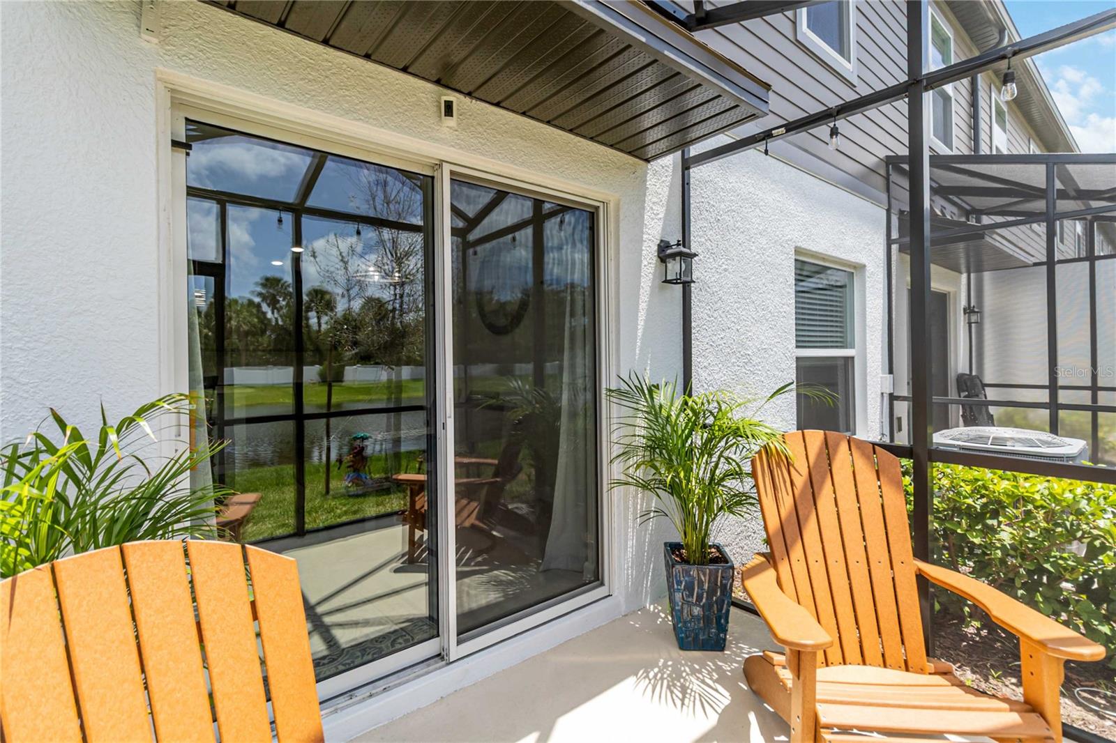 378 CAPE HONEYSUCKLE PL