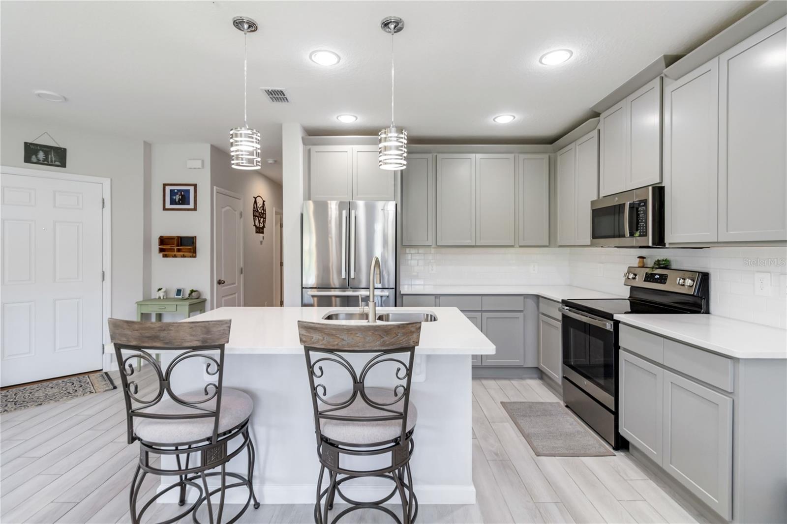 378 CAPE HONEYSUCKLE PL