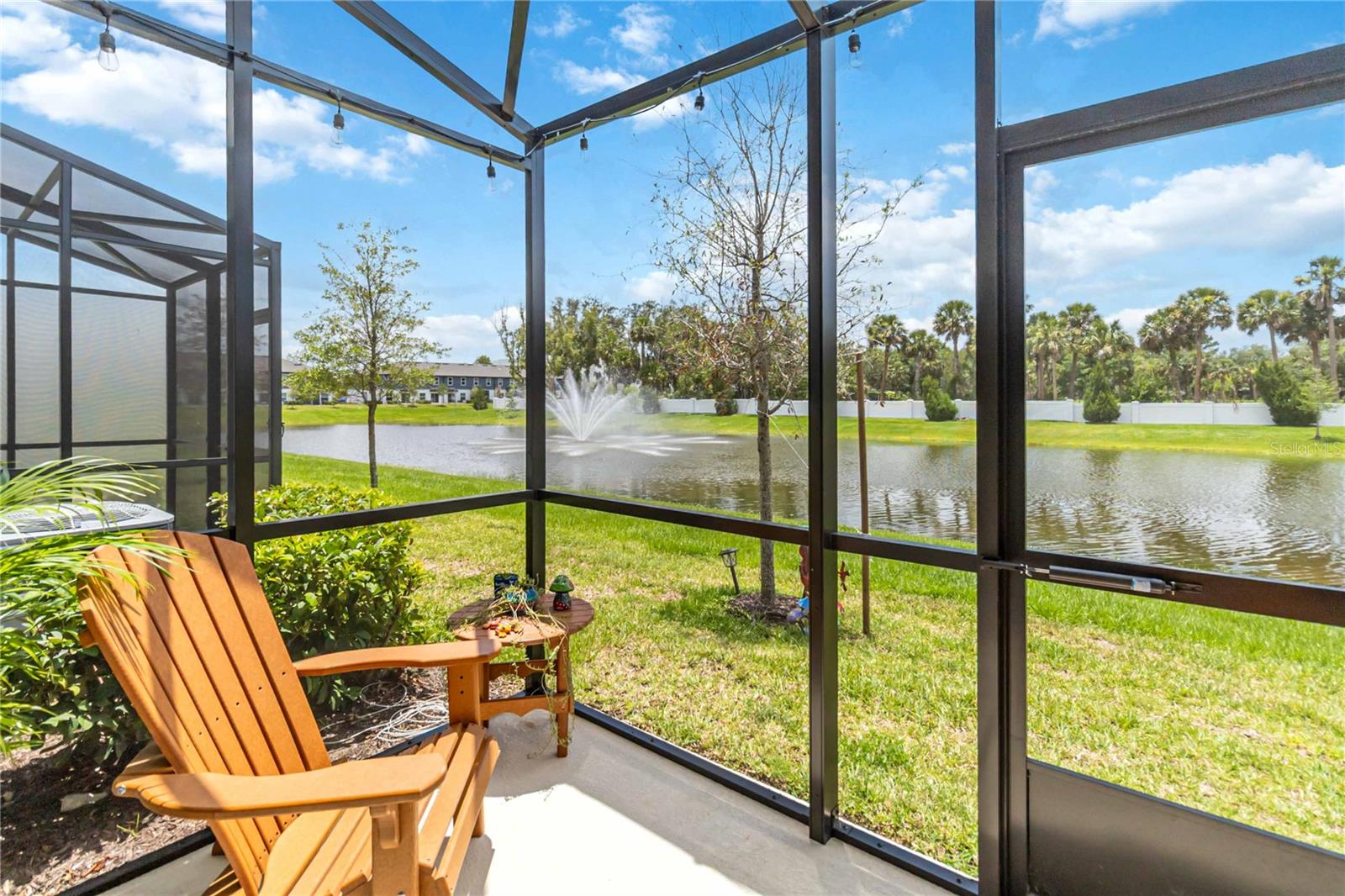 378 CAPE HONEYSUCKLE PL