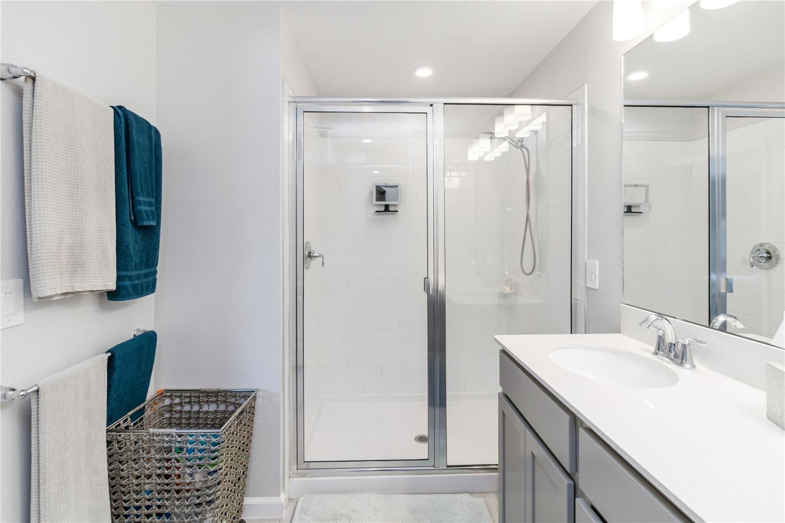 378 CAPE HONEYSUCKLE PL