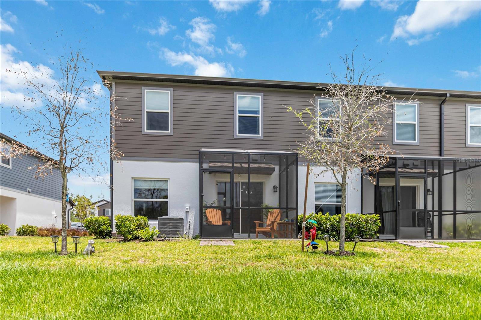 378 CAPE HONEYSUCKLE PL