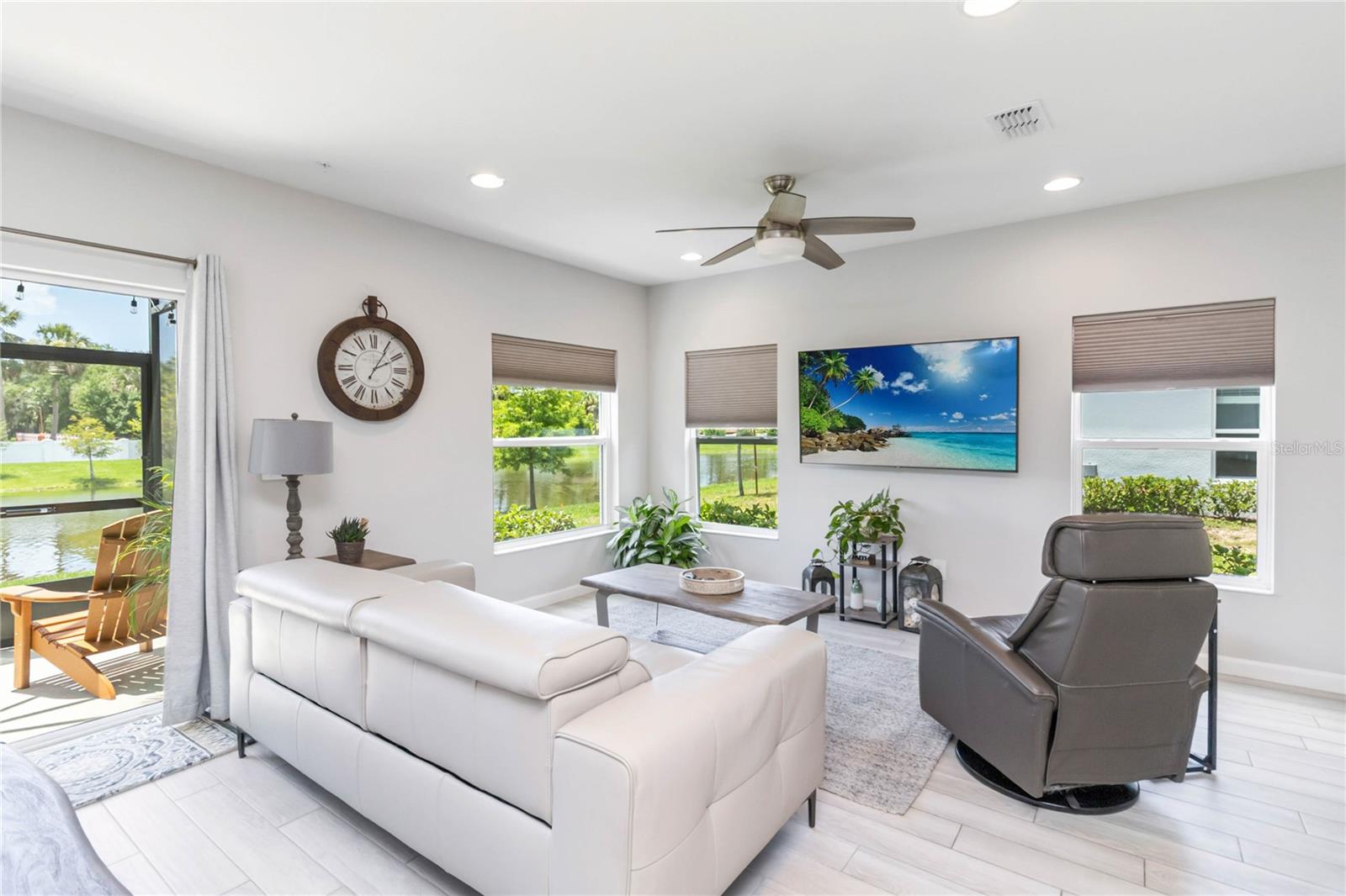 378 CAPE HONEYSUCKLE PL