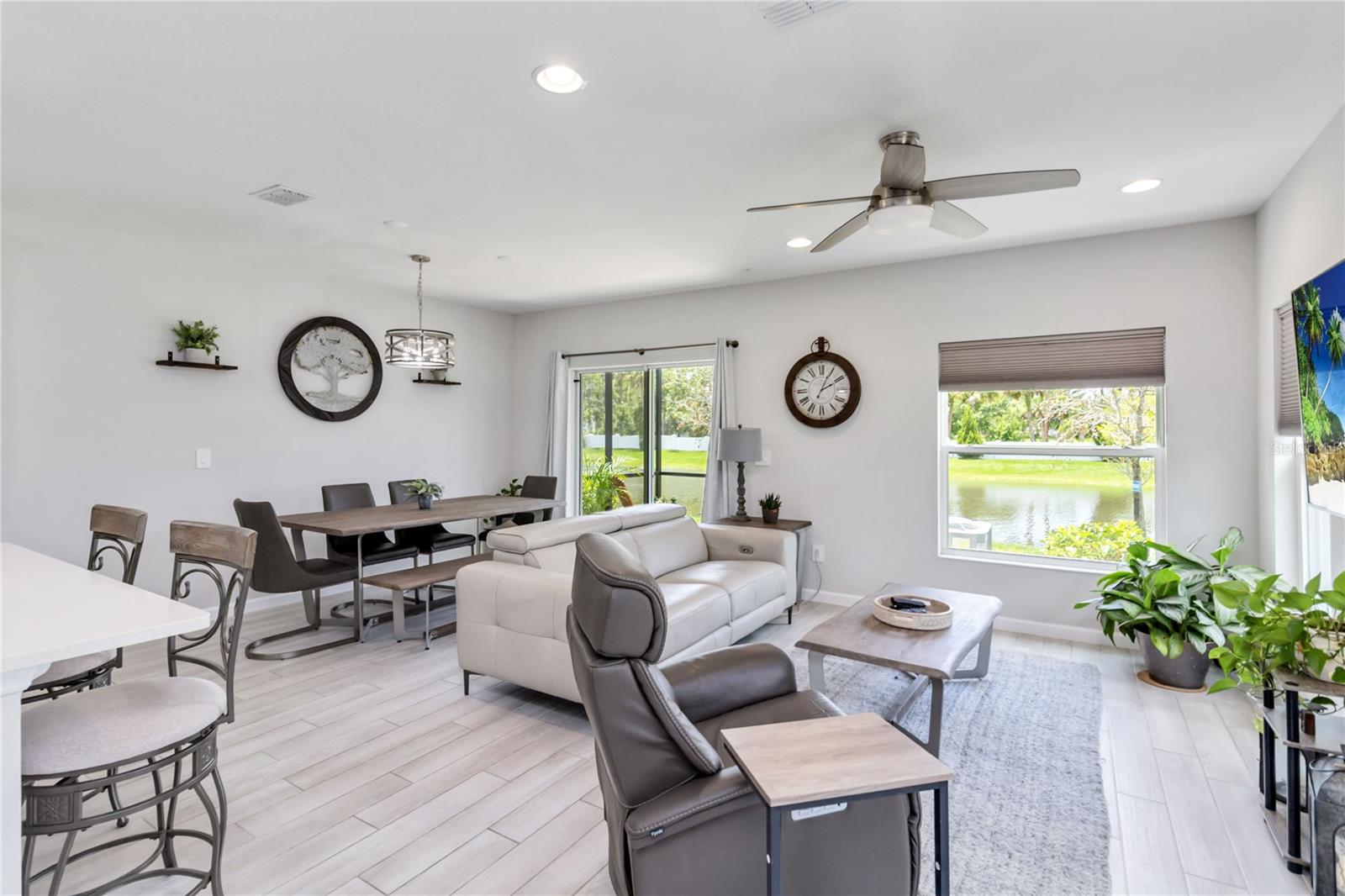 378 CAPE HONEYSUCKLE PL