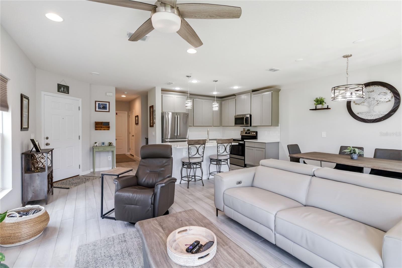 378 CAPE HONEYSUCKLE PL