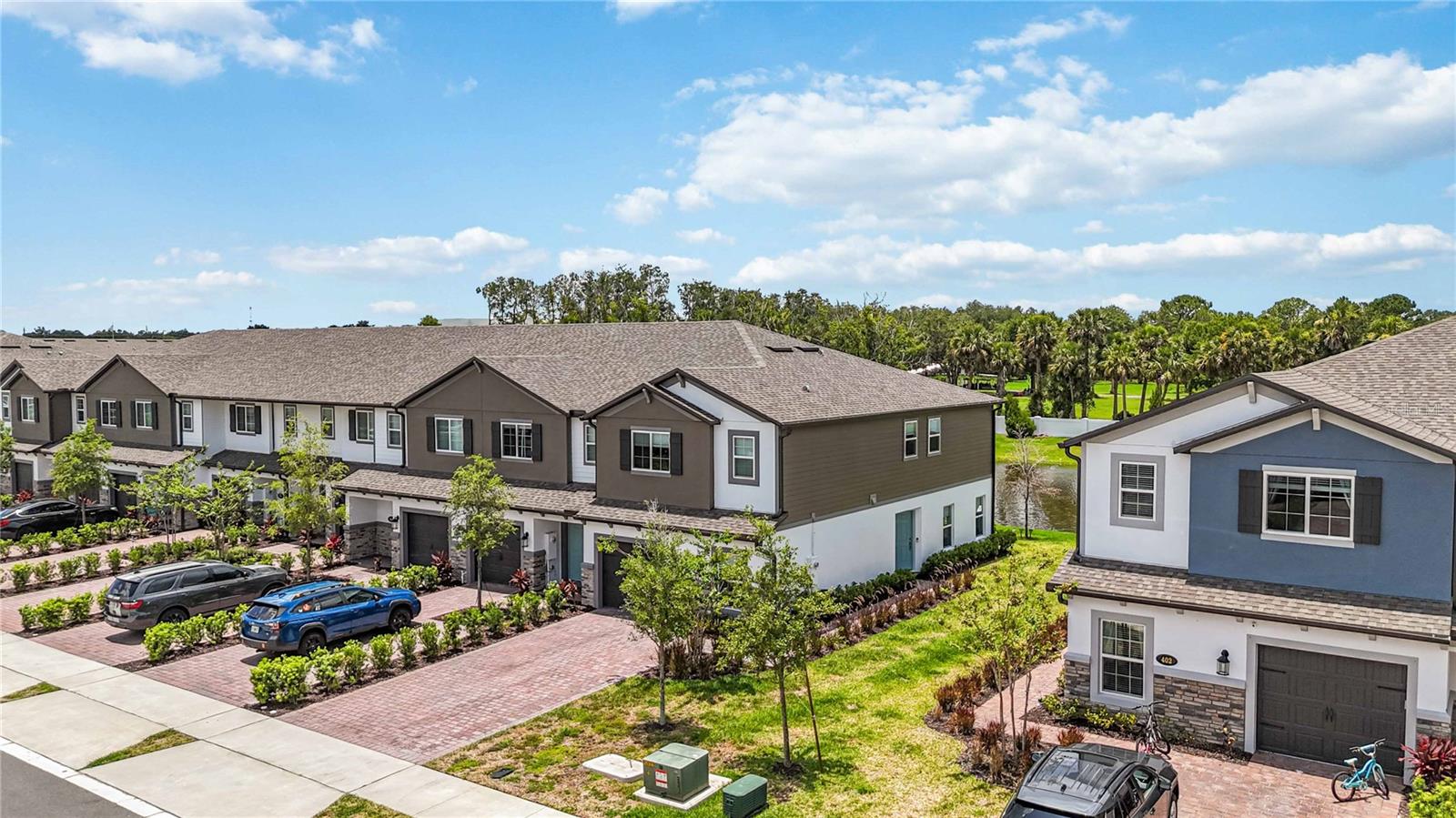 378 CAPE HONEYSUCKLE PL