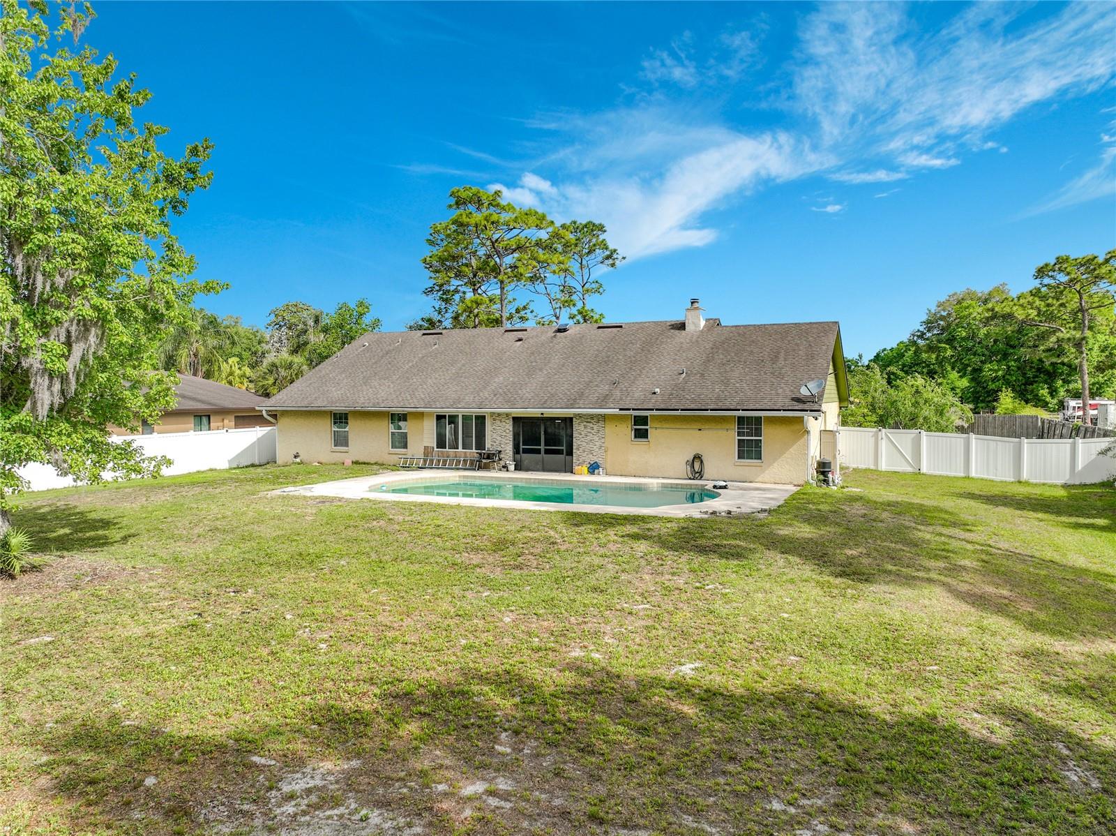 1951 GREEN MEADOW LN