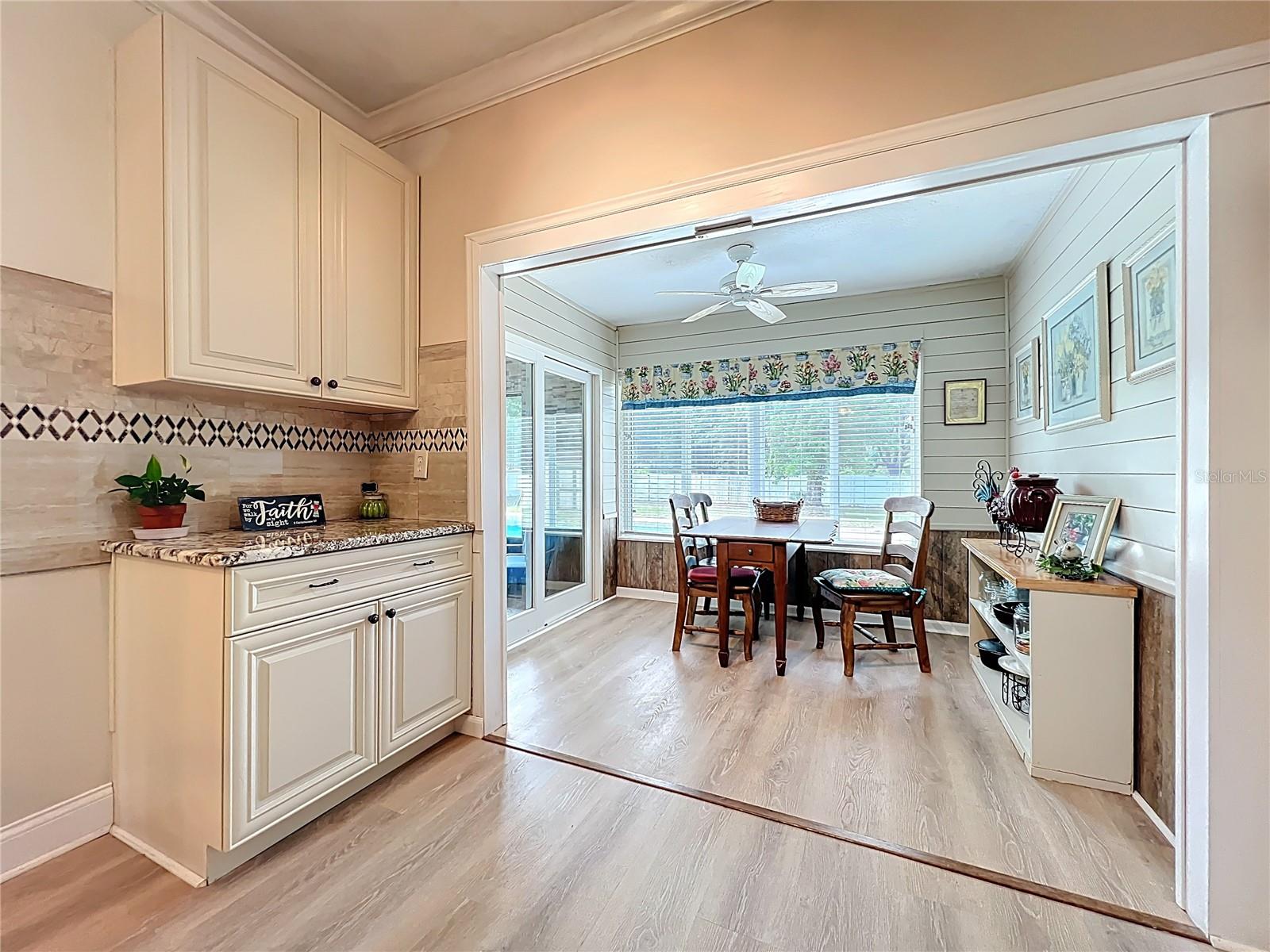 1951 GREEN MEADOW LN