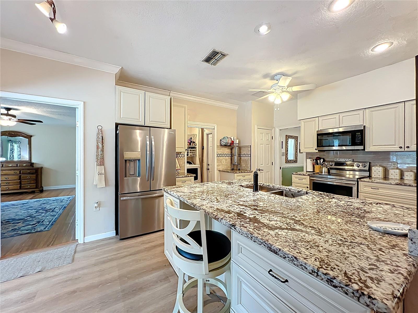 1951 GREEN MEADOW LN