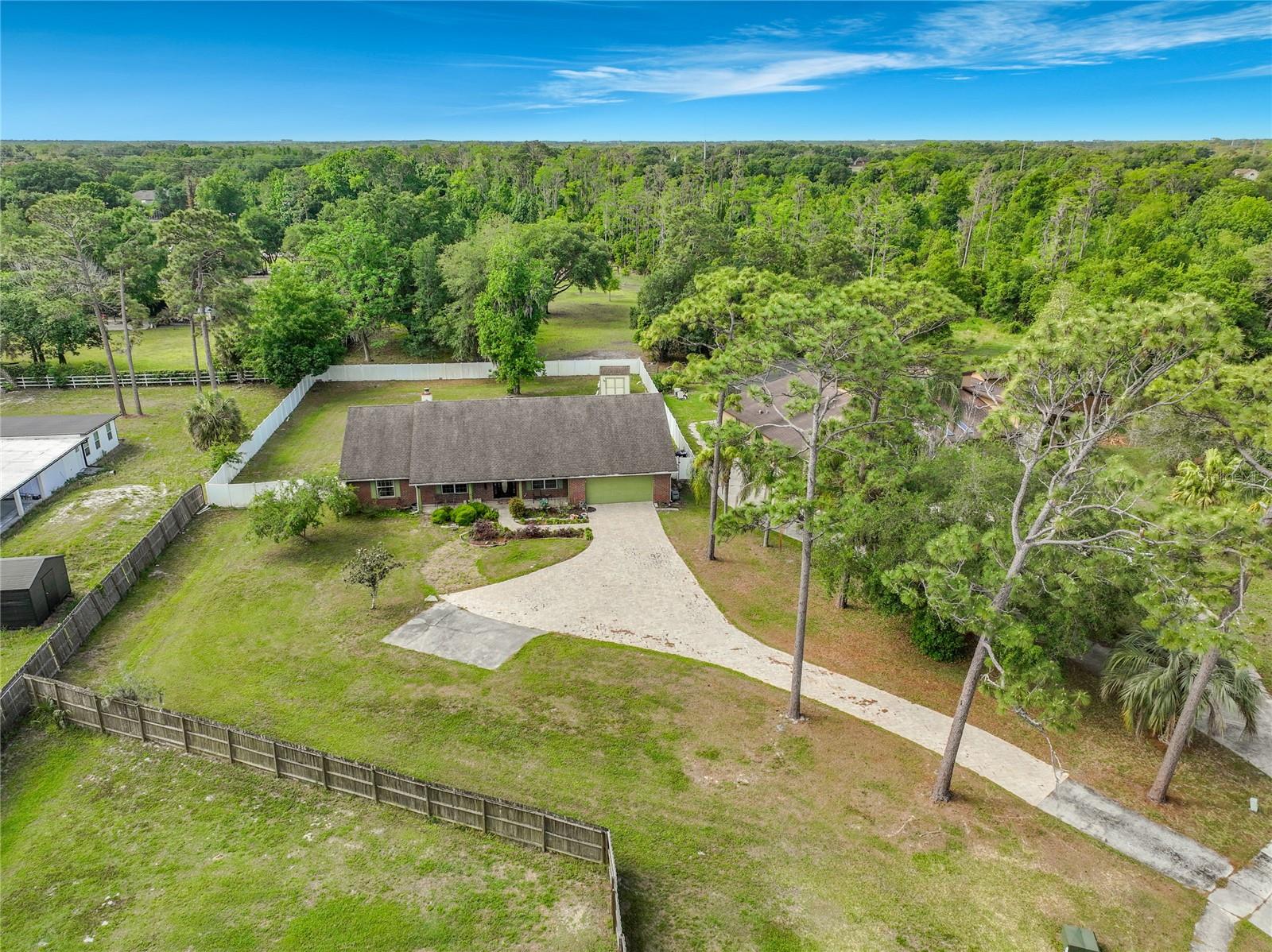 1951 GREEN MEADOW LN