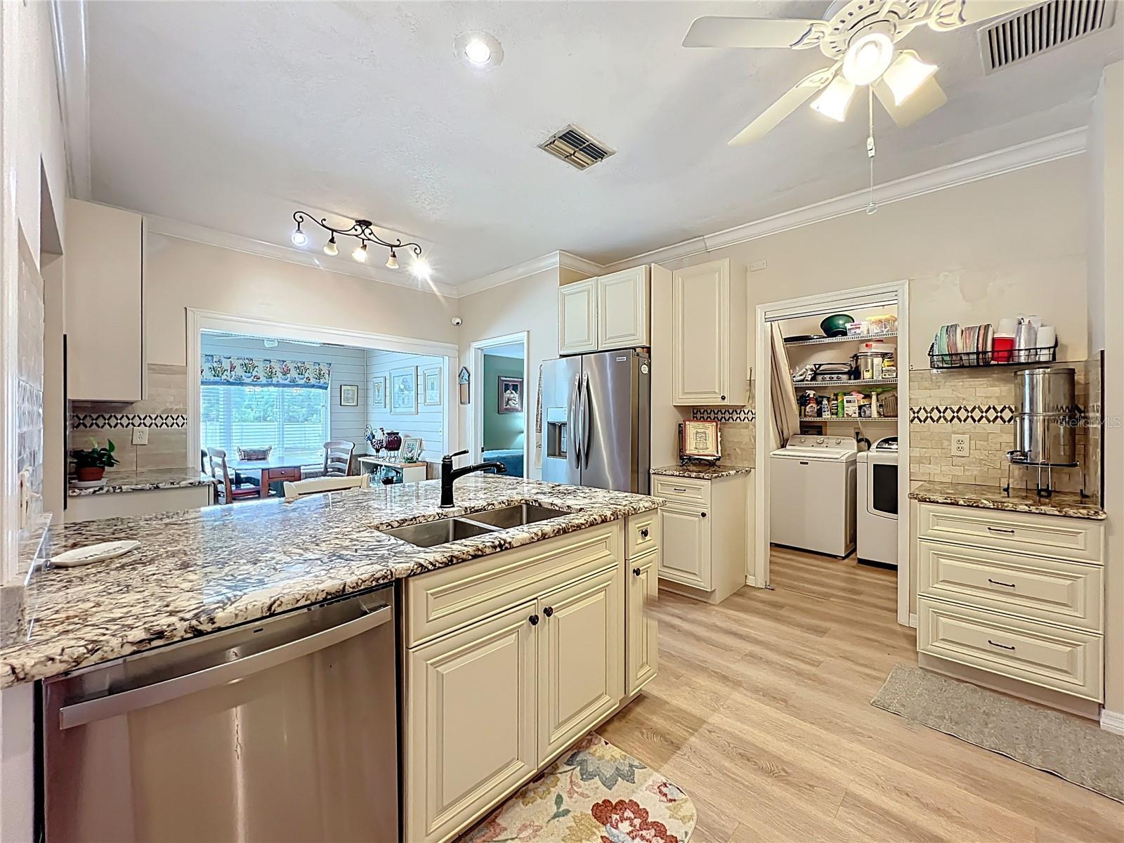 1951 GREEN MEADOW LN