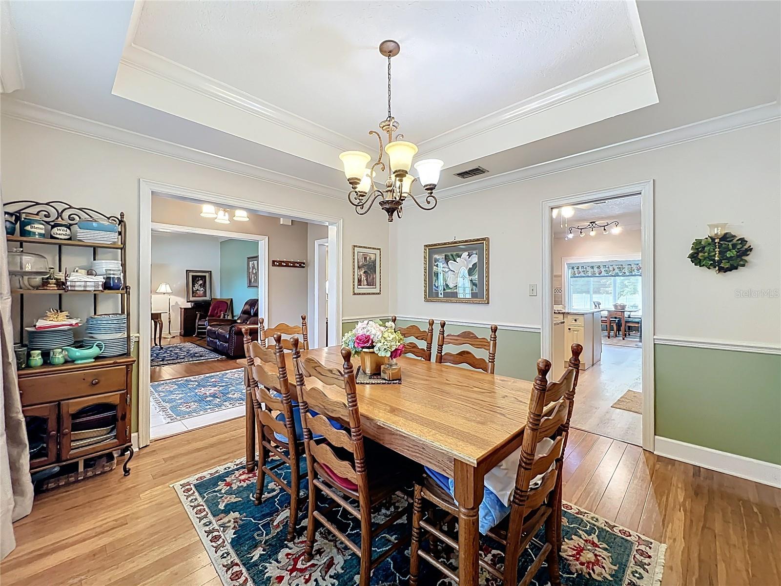 1951 GREEN MEADOW LN