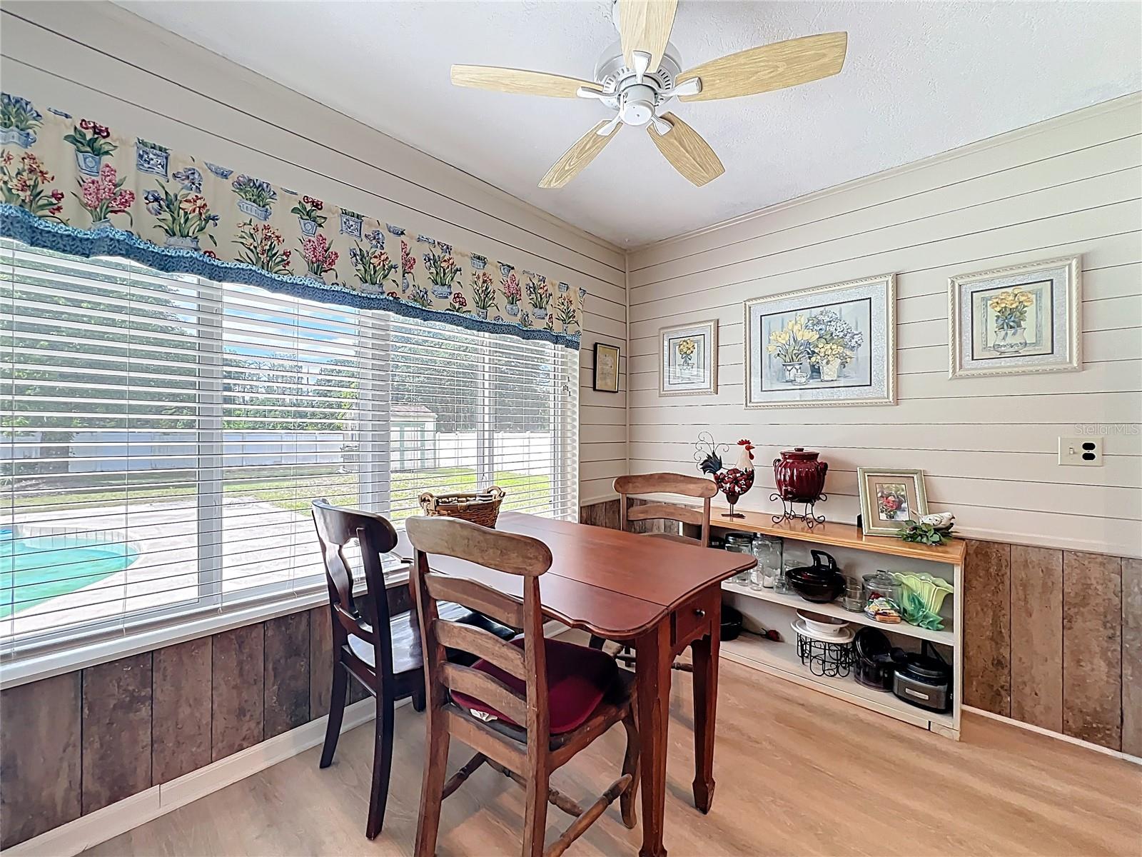 1951 GREEN MEADOW LN